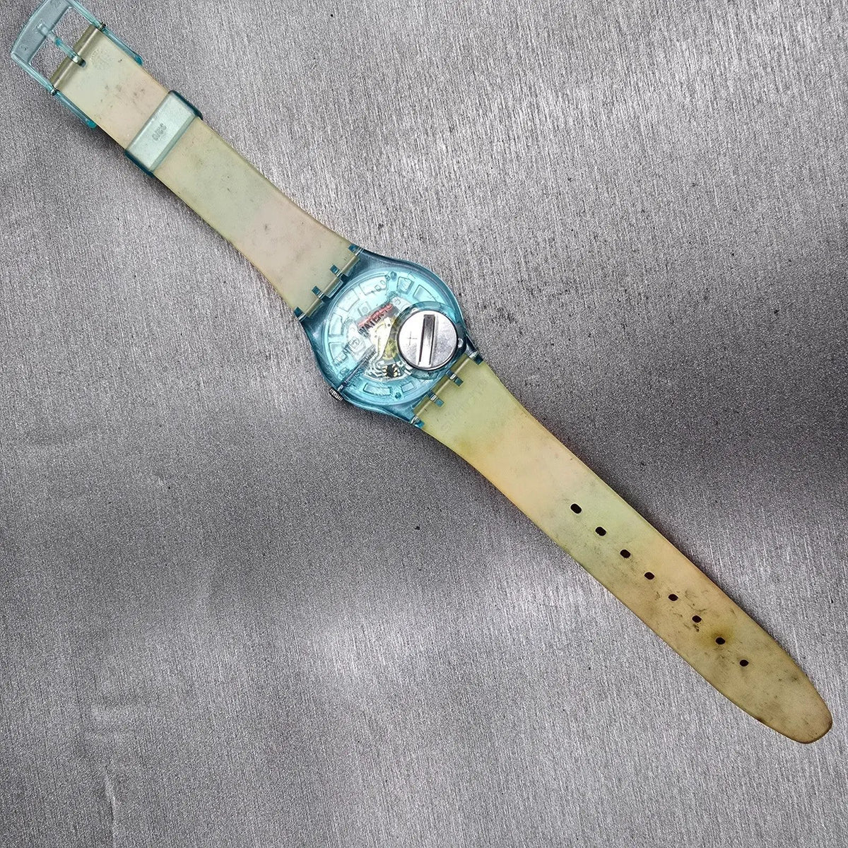 Swatch Color the Sky Watch Women 34mm Red Dial Blue Case Round GS124 New Battery10