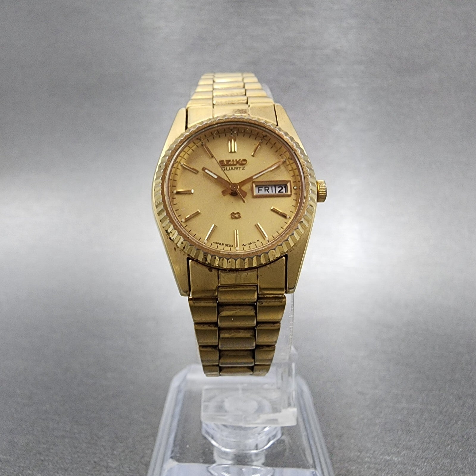 Seiko SQ Watch Women 24mm Champagne Dial Gold Tone Daydate 3e230a69 New Battery5