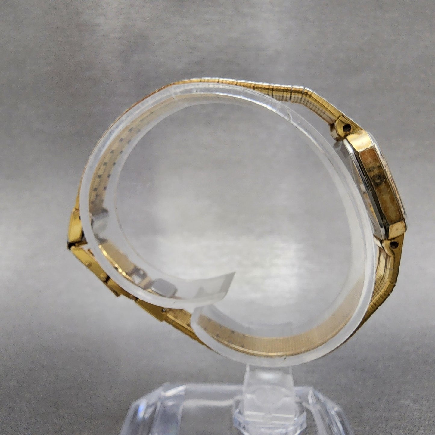 Seiko Watch Women 19mm Champagne Dial Gold Tone Rectangle 54215060 New Batt8