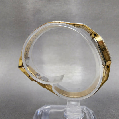 Seiko Watch Women 19mm Champagne Dial Gold Tone Rectangle 54215060 New Batt8