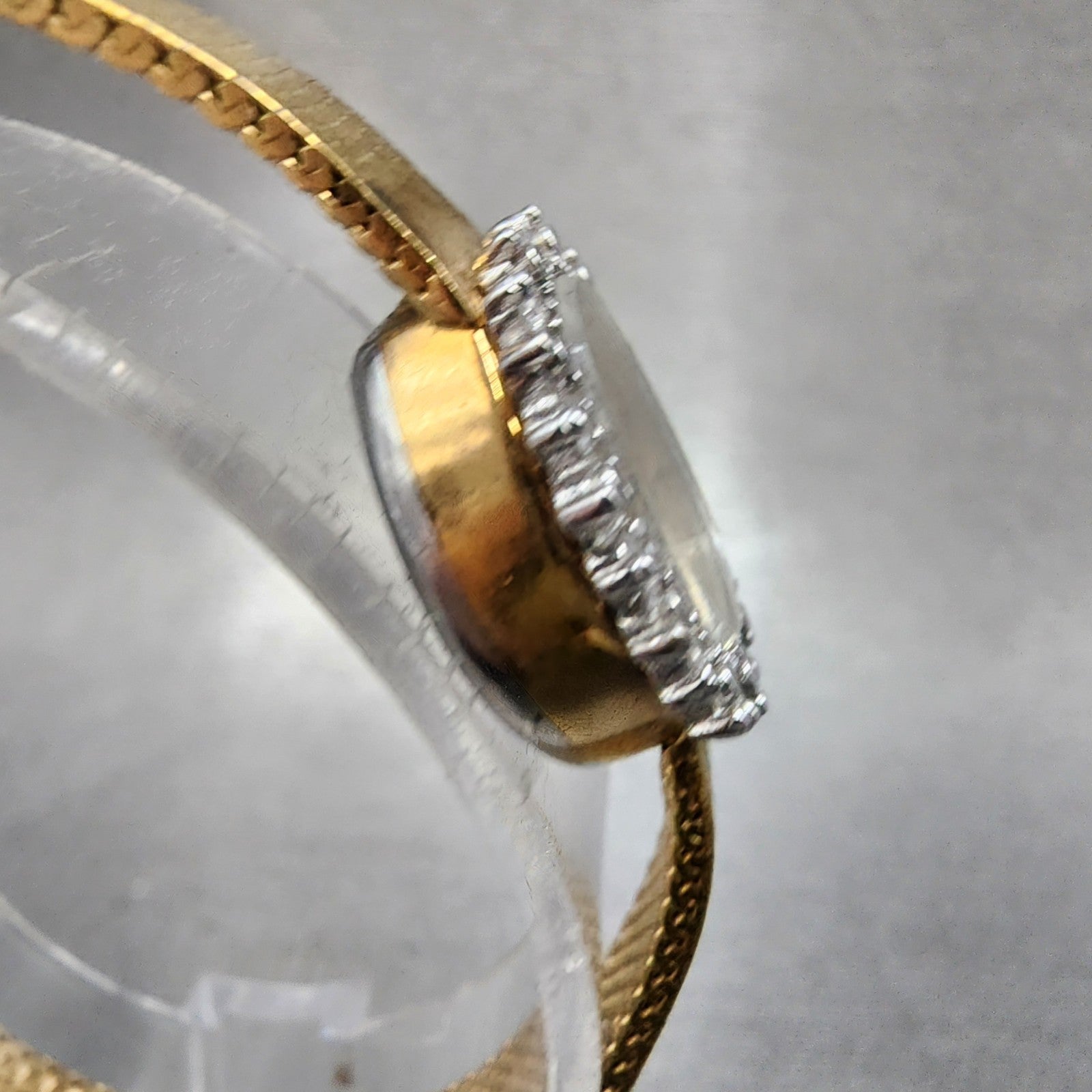 Elgin Watch Women 15mm Champagne Dial Gold Tone Oval Diamond bezel New Battery3