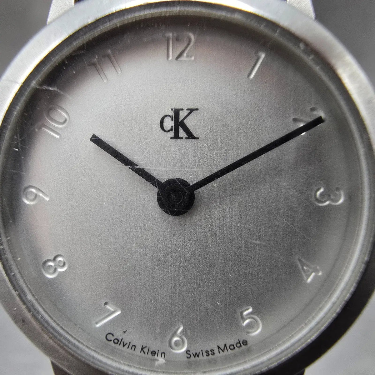 Calvin Klein Watch Women 28mm Silver Dial Steel Round K1313 Mesh Band New Batt1