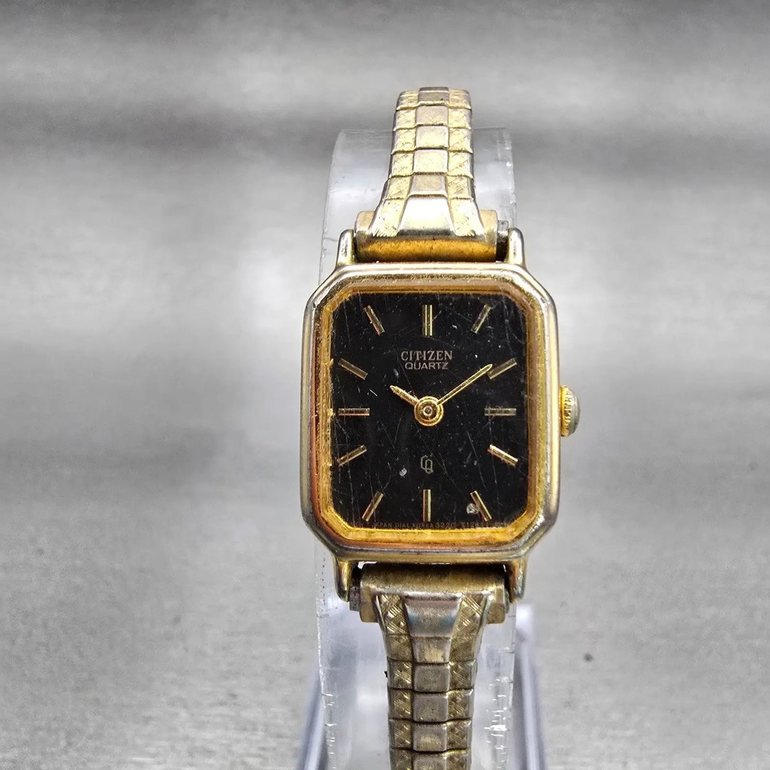 Citizen CQ Watch Women 17mm Black Dial Gold Tone Rectangle 3220-986385 New Batt0