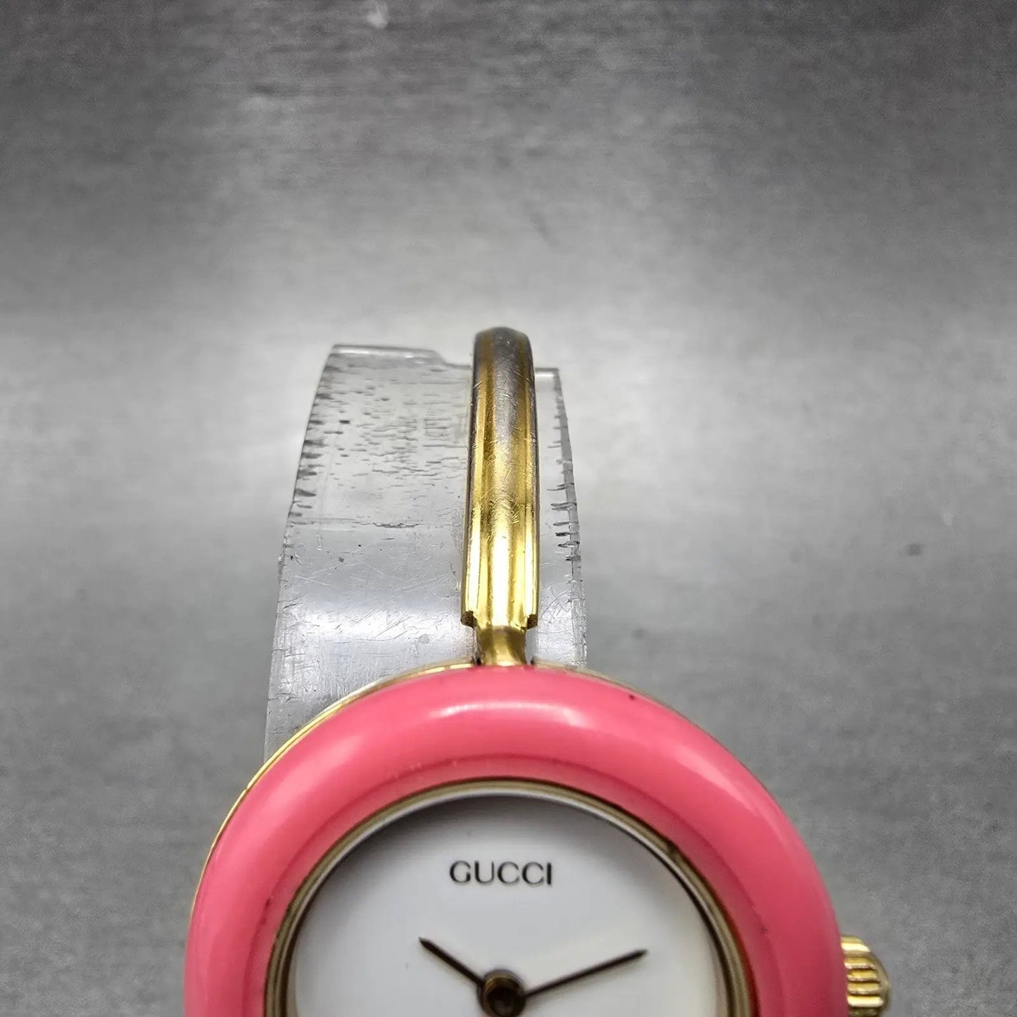Gucci 11/12.2 Watch Women 26mm White Dial Gold Tone Round New Battery Pink Bezel4