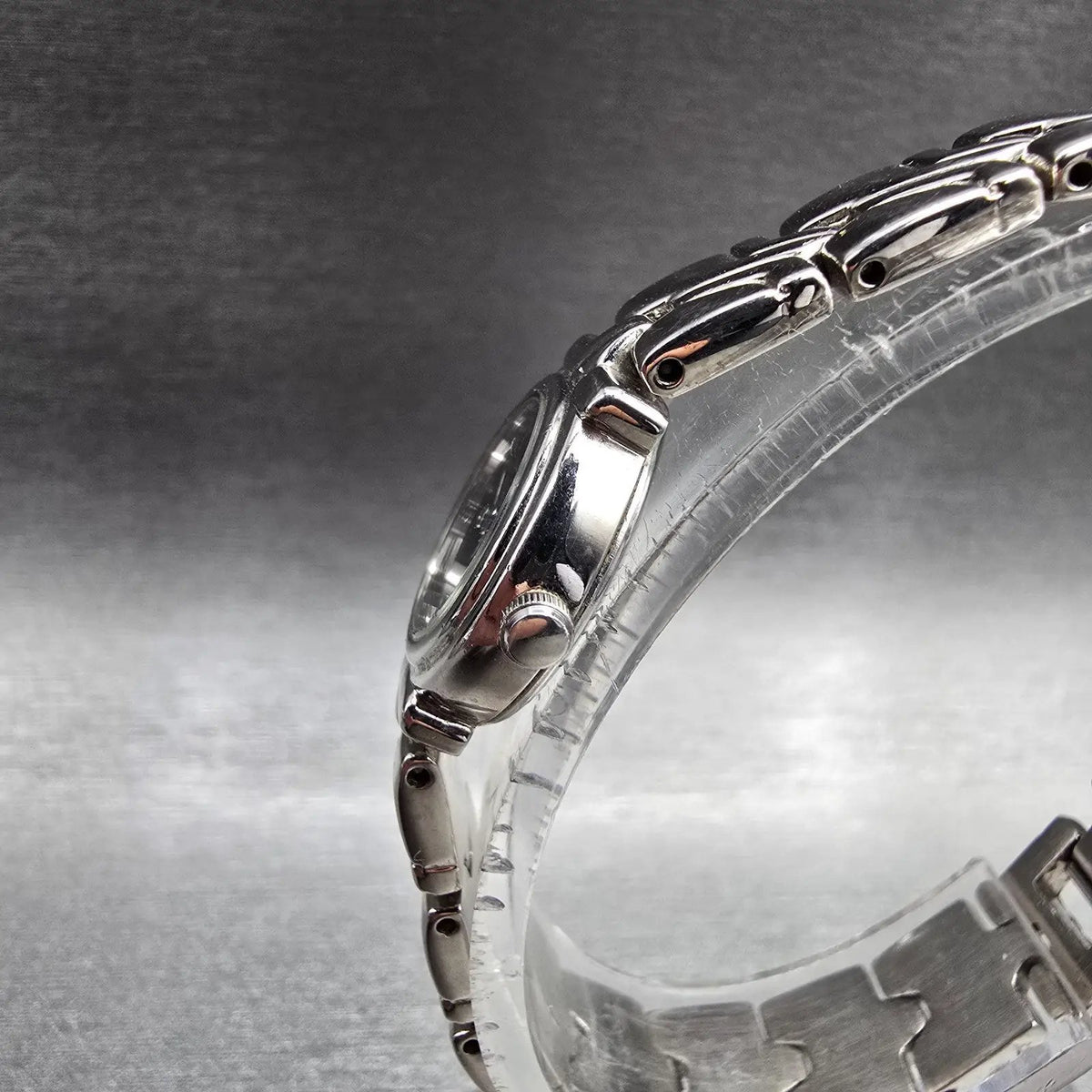 Citizen Watch Women 18mm Black Dial Silver Tone Round 3220 New Battery VTG2