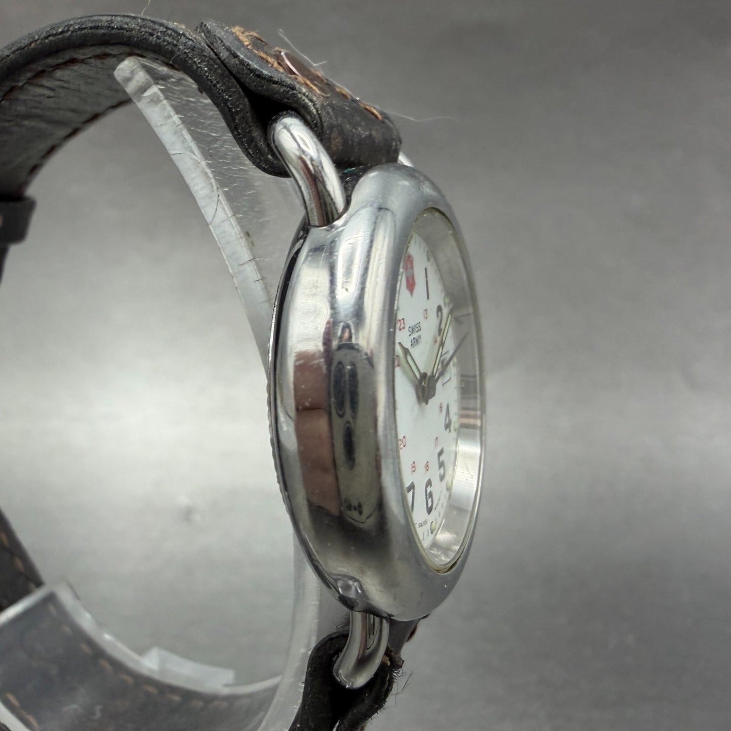 Victorinox Swiss Army Calvary Watch Women 31mm White Dial Silver Tone Date PARTS4