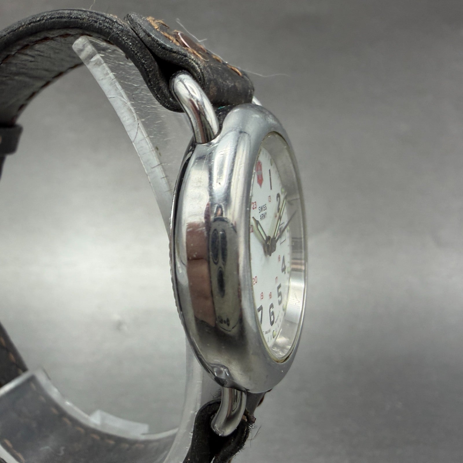 Victorinox Swiss Army Calvary Watch Women 31mm White Dial Silver Tone Date PARTS4