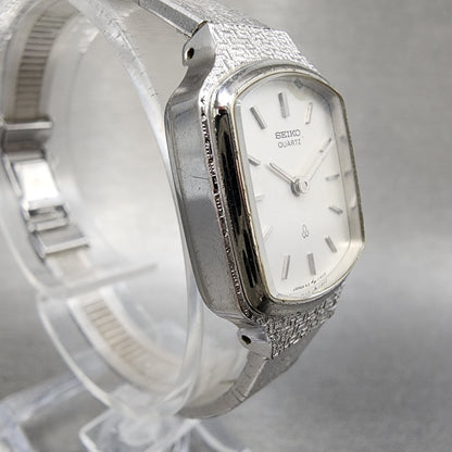 Seiko Tank Watch Women 19mm Silver Dial Silver Tone 435010 New Battery3