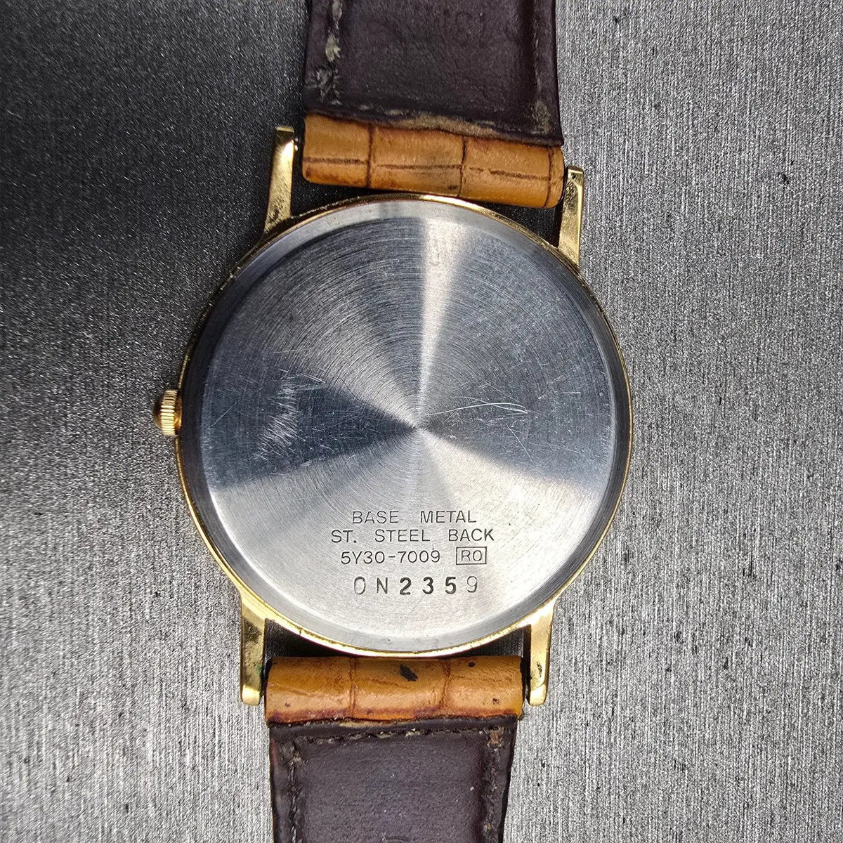 Seiko Watch Men 31mm Ivory Dial Gold Tone Round 5Y30-7009 New Battery VTG JP3410