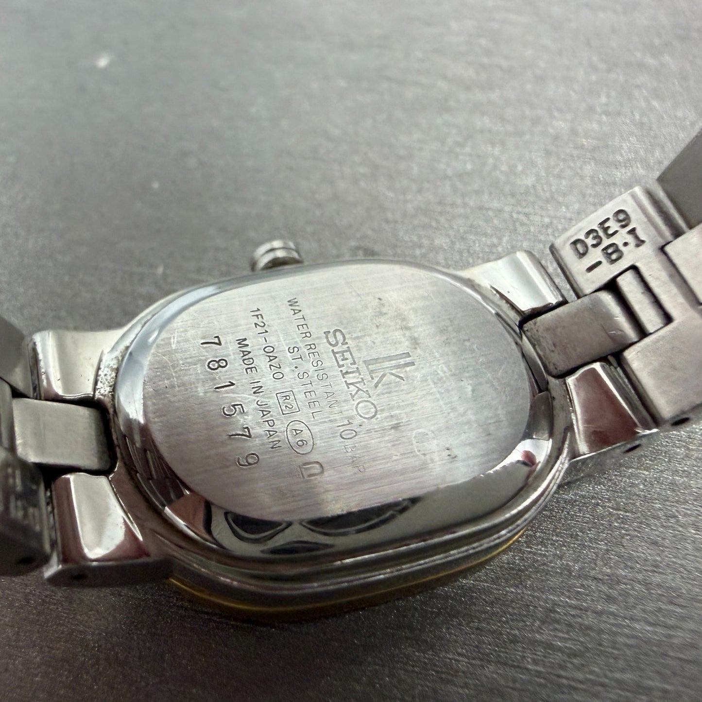 Seiko Lukia Watch Women 21mm MOP Dial Two Tone Oval 1F21-0AZ0 New Battery9