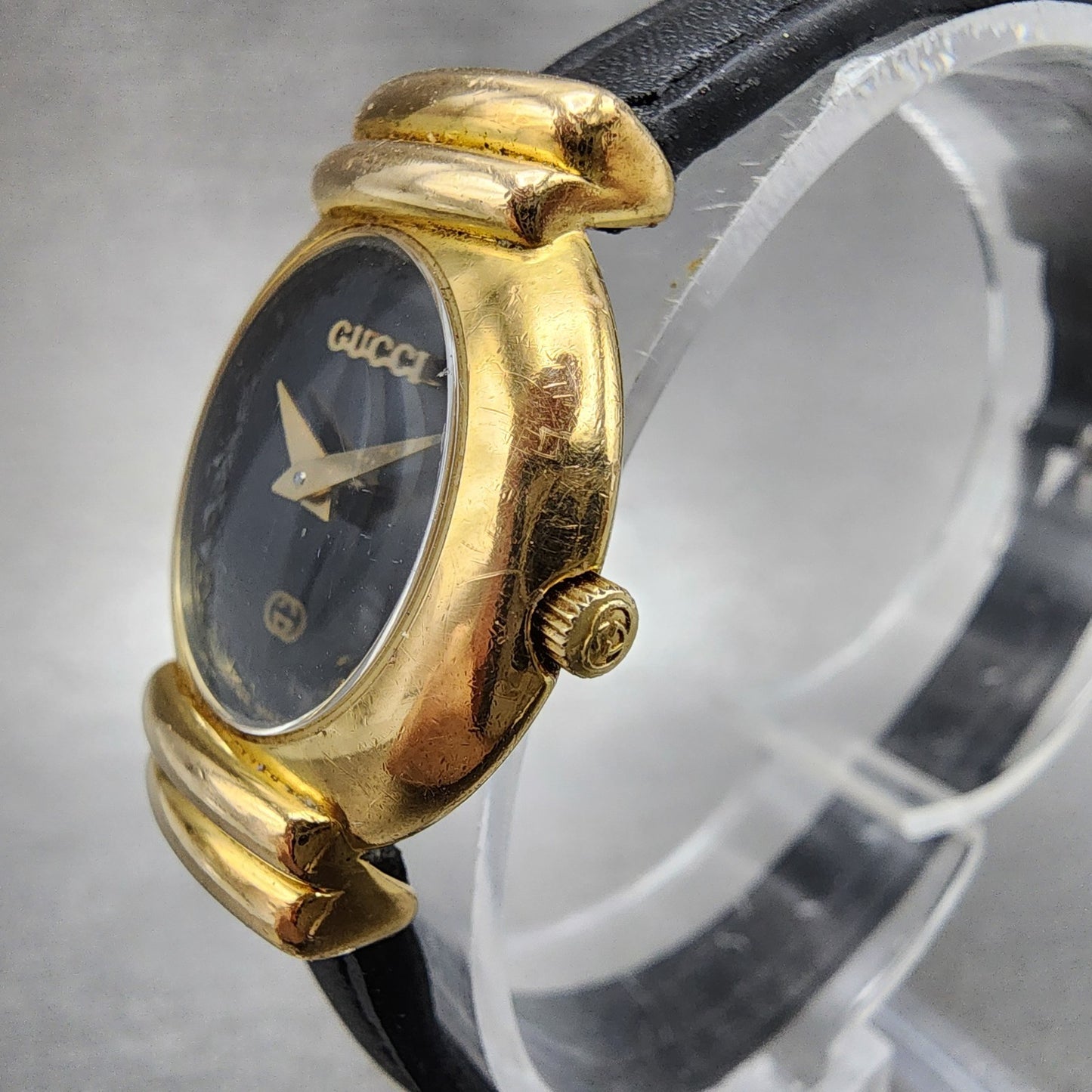 Gucci 5300L Watch Women 24mm Black Dial Gold Plated Round New Battery VTG2