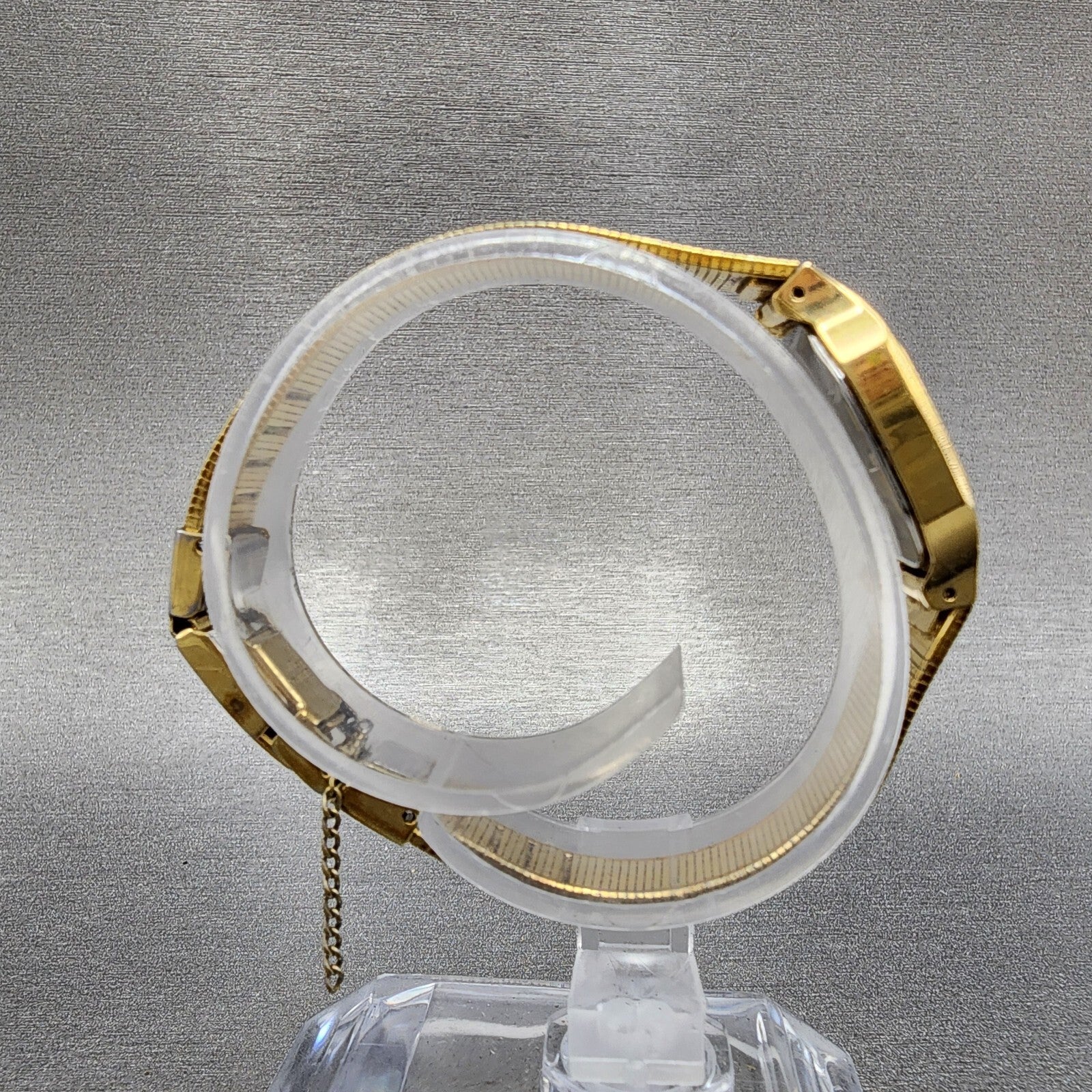 Seiko Watch Women 18mm Champagne Dial Gold Tone Rectangle 23205260 New Battery9