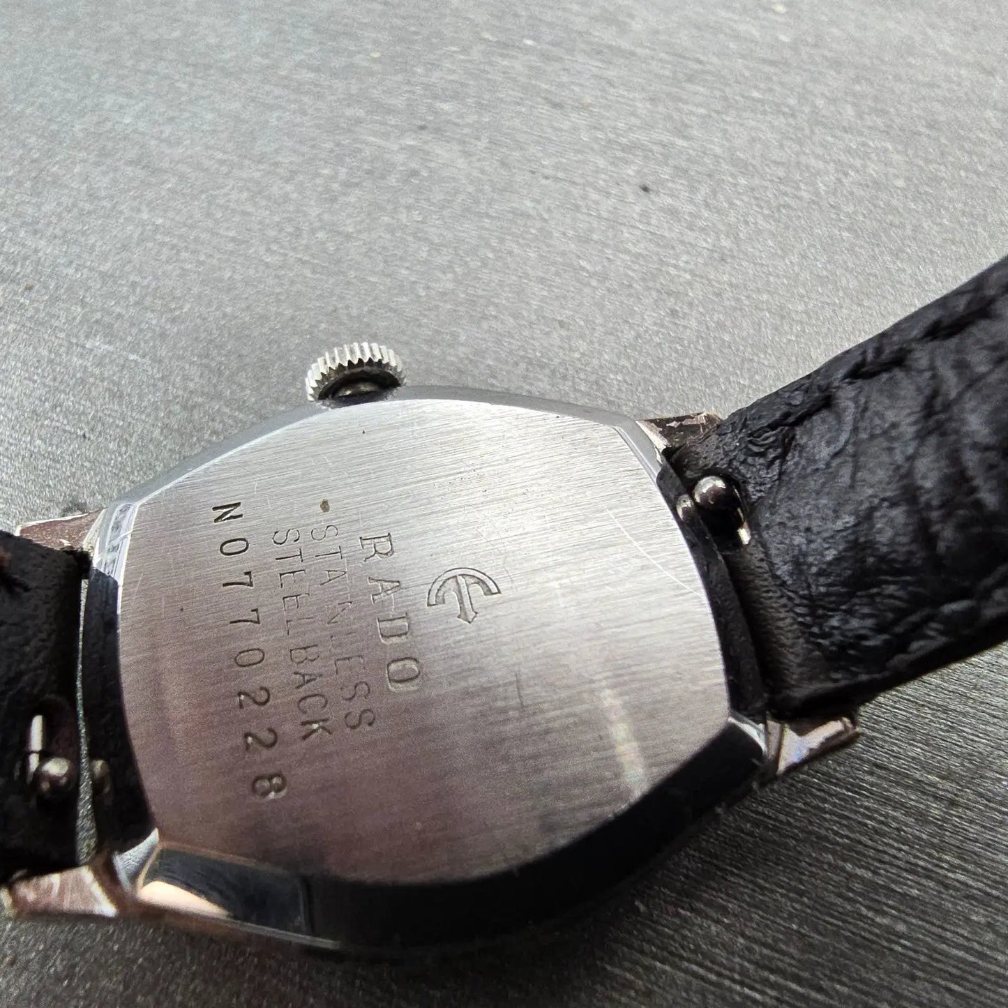 Rado Elegance Watch Women 23mm Silver Dial Silver Tone Oval Manual Wind Runs VTG9