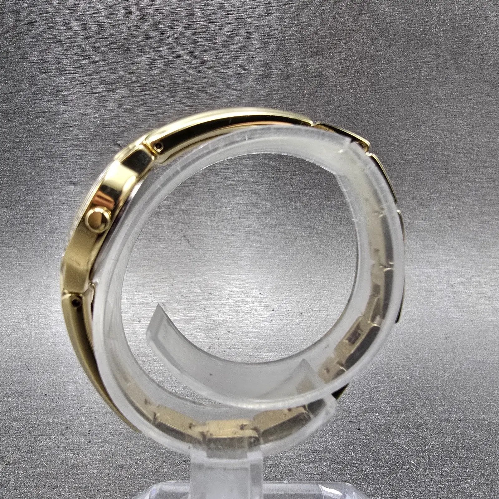 Seiko Solar Watch Women 22mm MOP Dial Gold Tone Round V115-0AW0 Runs Crystals6