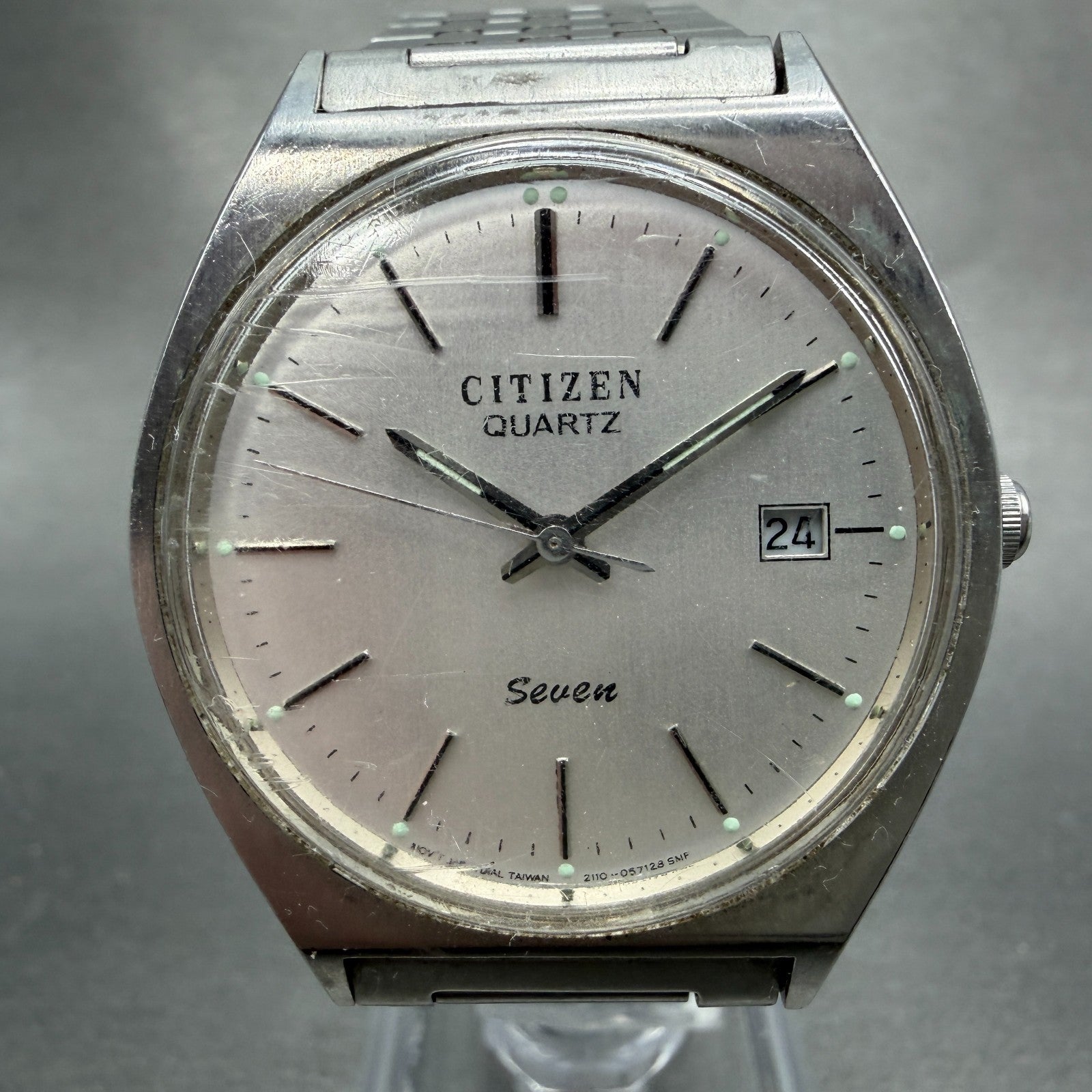 Citizen Seven Watch Men 35mm Silver Dial Silver Tone date 2110-942191 NewBattery0