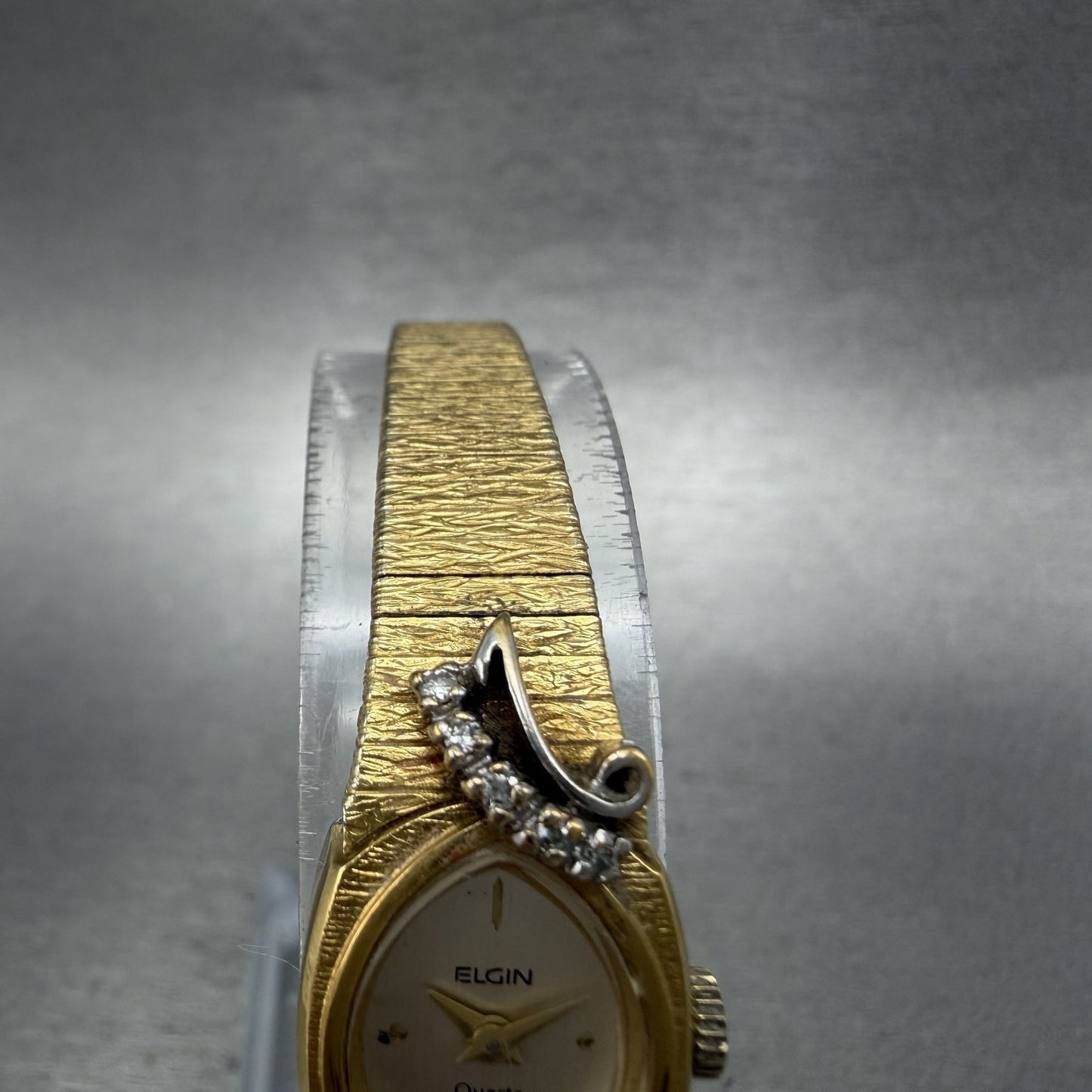 Elgin Watch Women 14mm Silver Dial Gold Tone Oval Diamond Accents New Battery4