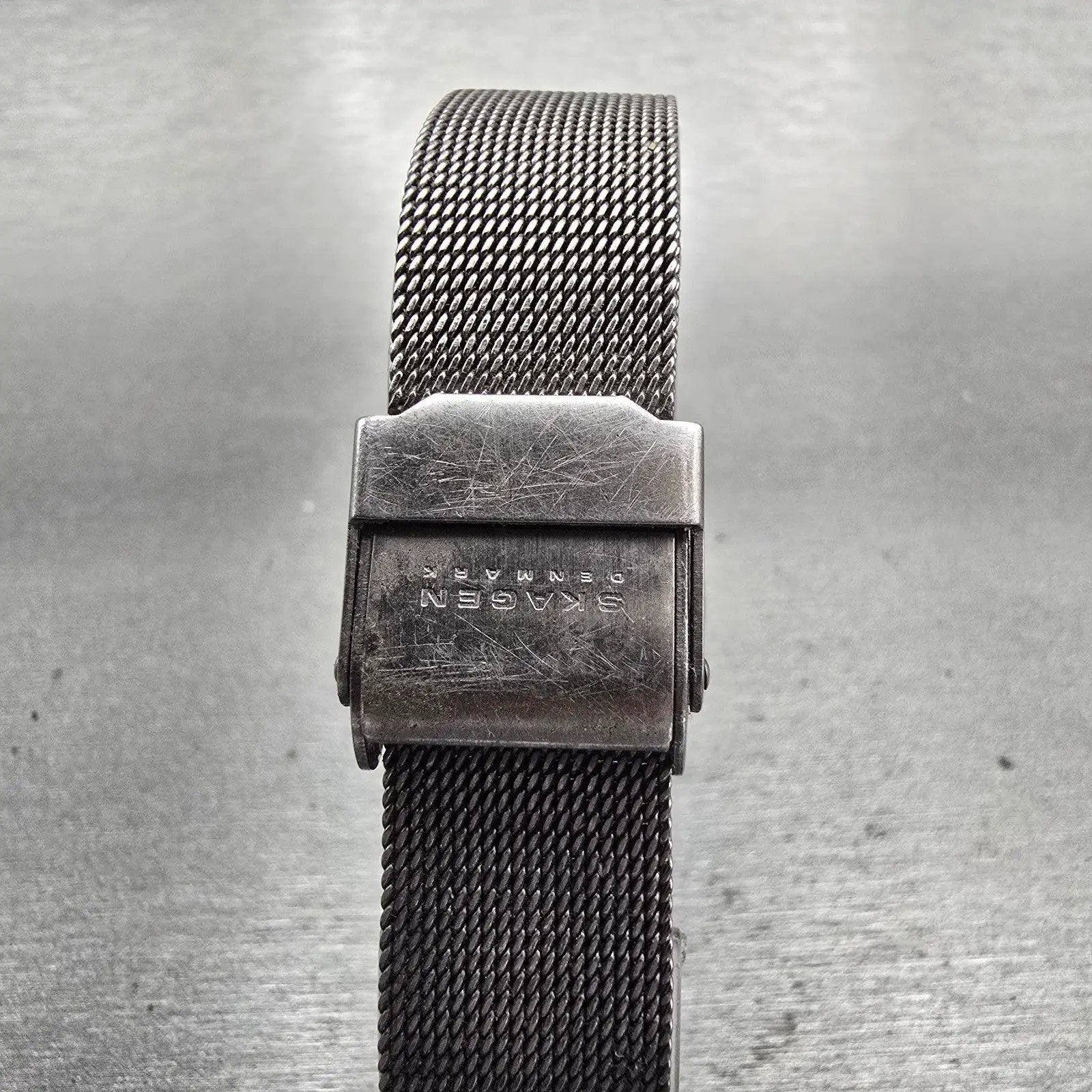 Skagen Slimline Watch Women 24mm Black Dial Titanium Round 233XSTTM New Battery7