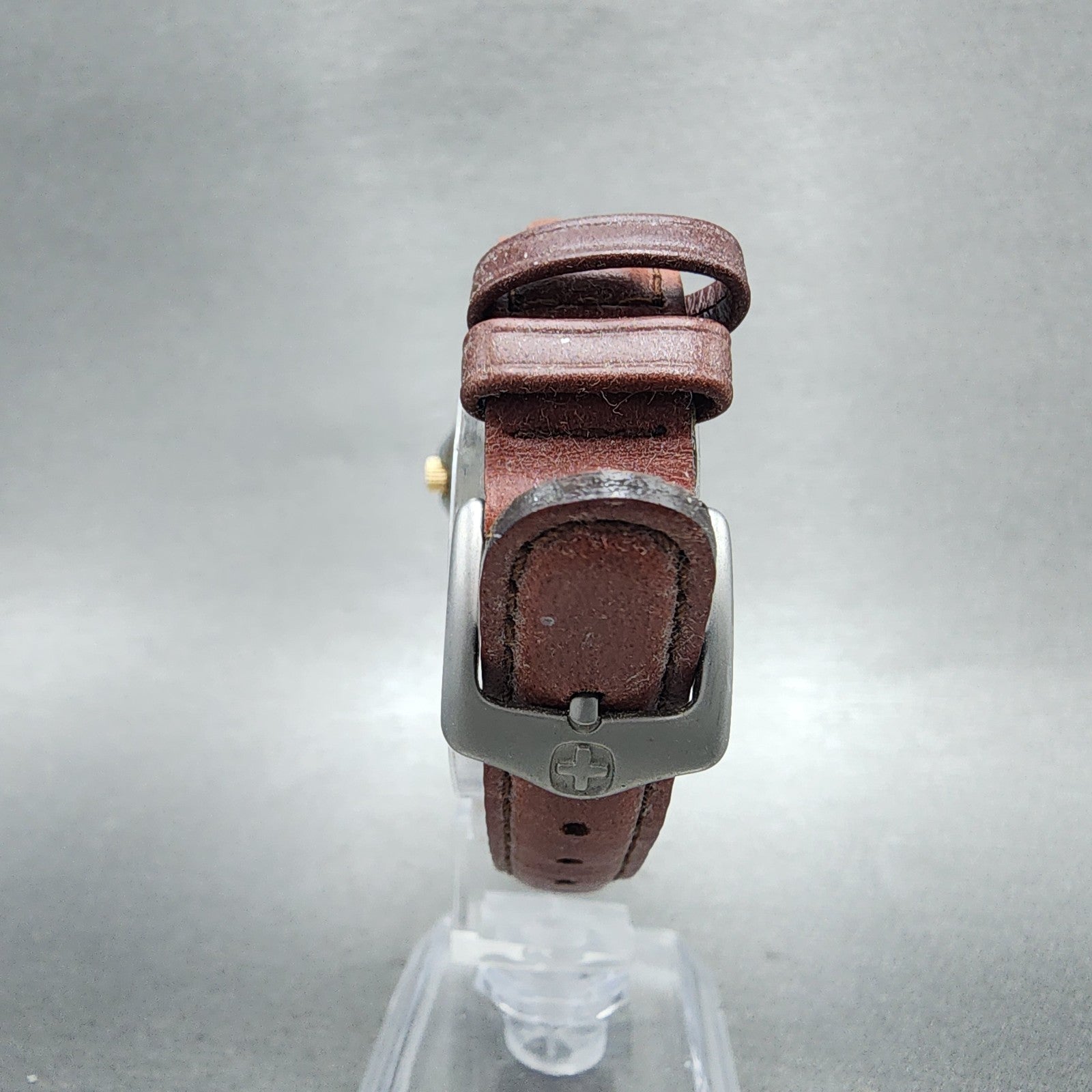 Wenger Watch Women 29mm White Dial Two Tone Date Round Leather Band New Battery7