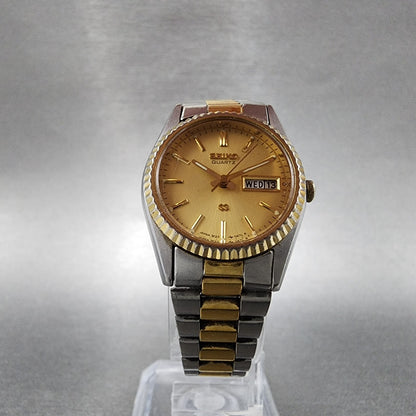 VTG Seiko SQ Watch Women 24mm Gold Dial Two Tone Daydate Round 3E230A60 New Bat5