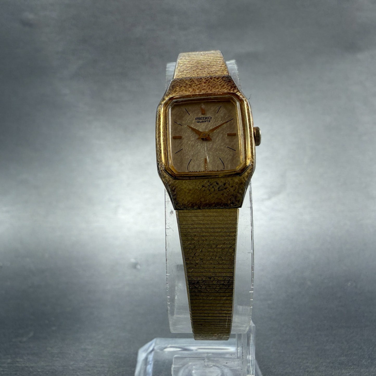 Seiko Watch Women 17mm Champagne Dial Gold Tone Rectangle 2C20-5789 New Battery35