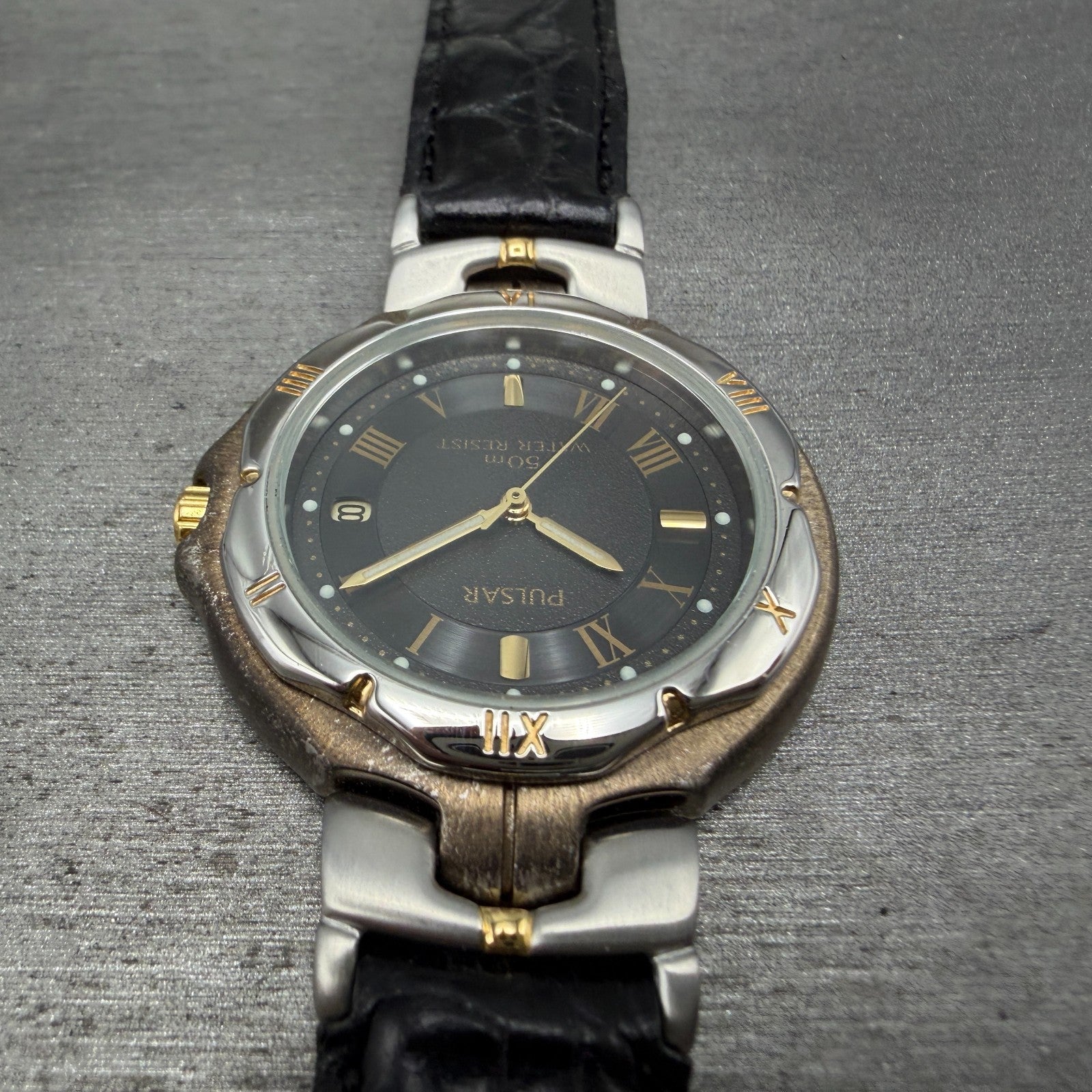 Pulsar Watch Men 36mm Black Dial Silver Tone Date Round V732-0D90 SAMPLE PARTS5
