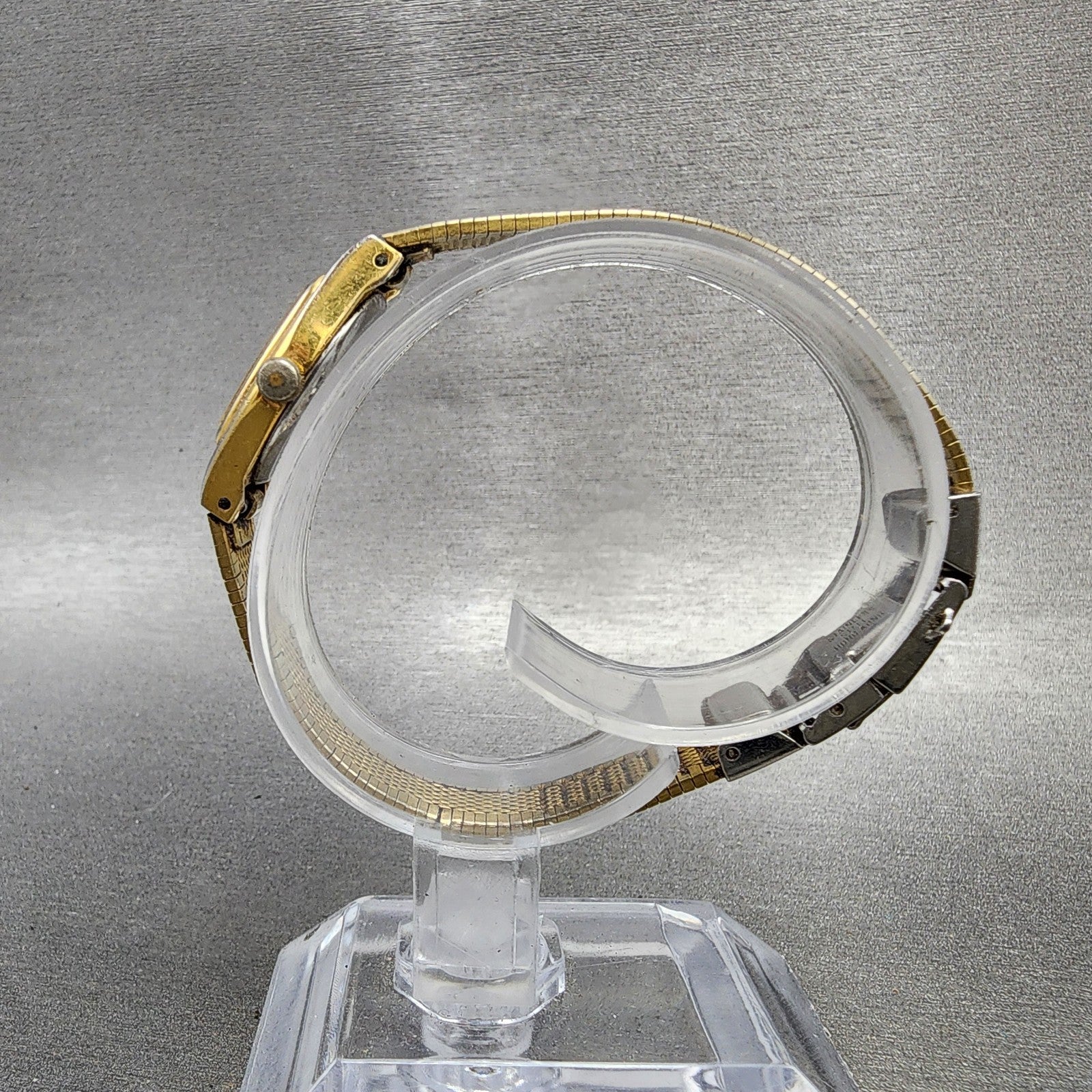 Citizen CQ Watch Women 16mm Champagne Dial Gold Tone 3220324099 New Battery6