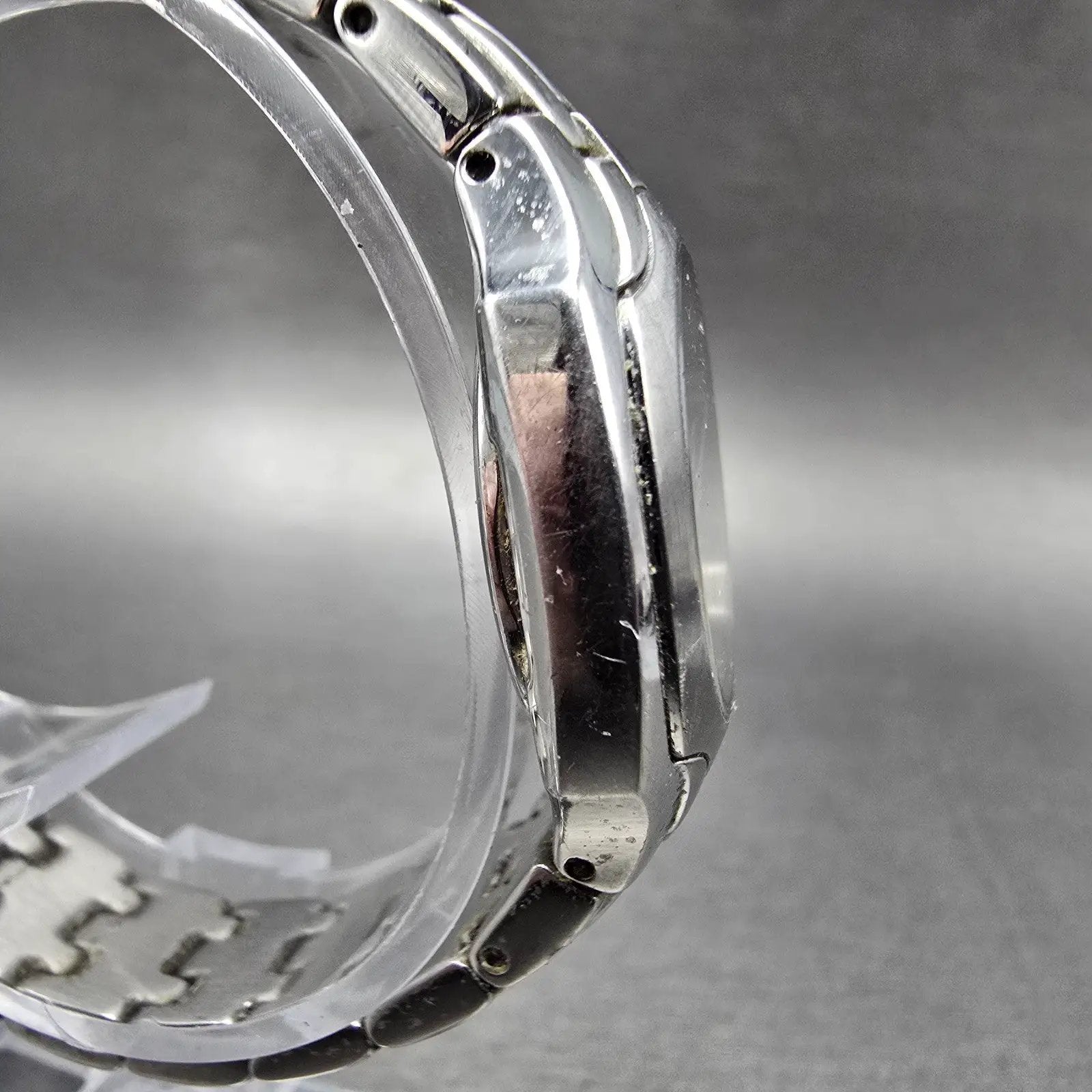Citizen Eco-Drive Watch Women 25mm Gray Dial Steel Date READ!! E011-S049601 Runs3