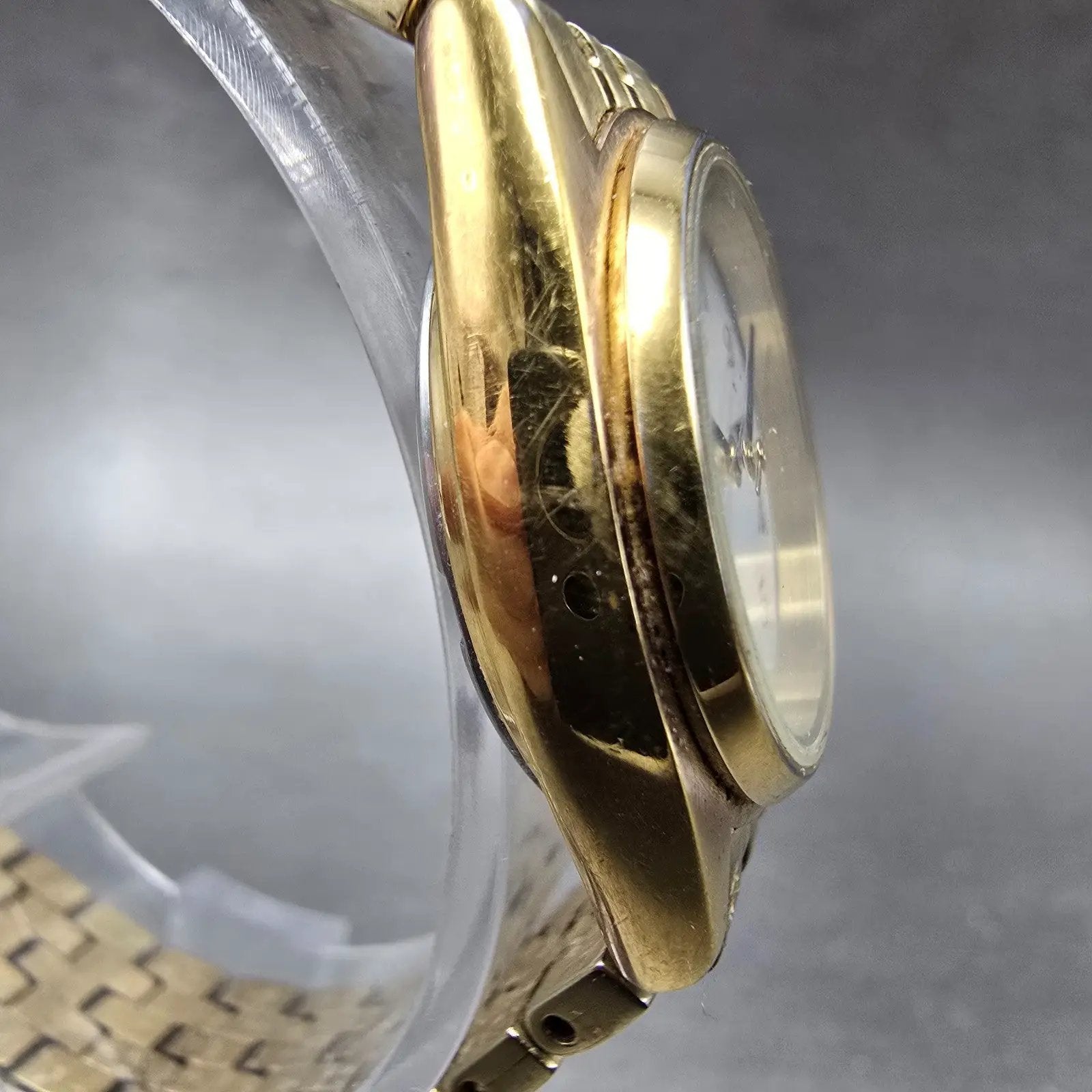 Seiko Watch Women 23mm White Dial Gold Tone Daydate Round 7N83-0011 New Batteryk3