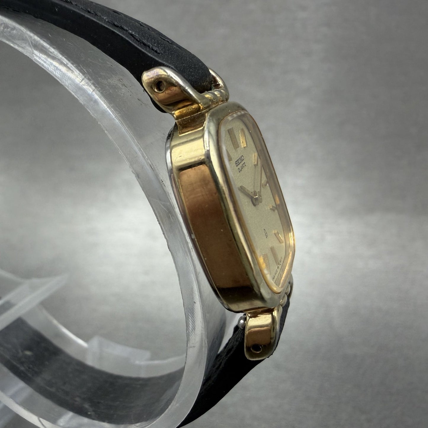 Seiko Tank Watch Women 17mm Champagne Dial Gold Tone 14006050 New Battery3