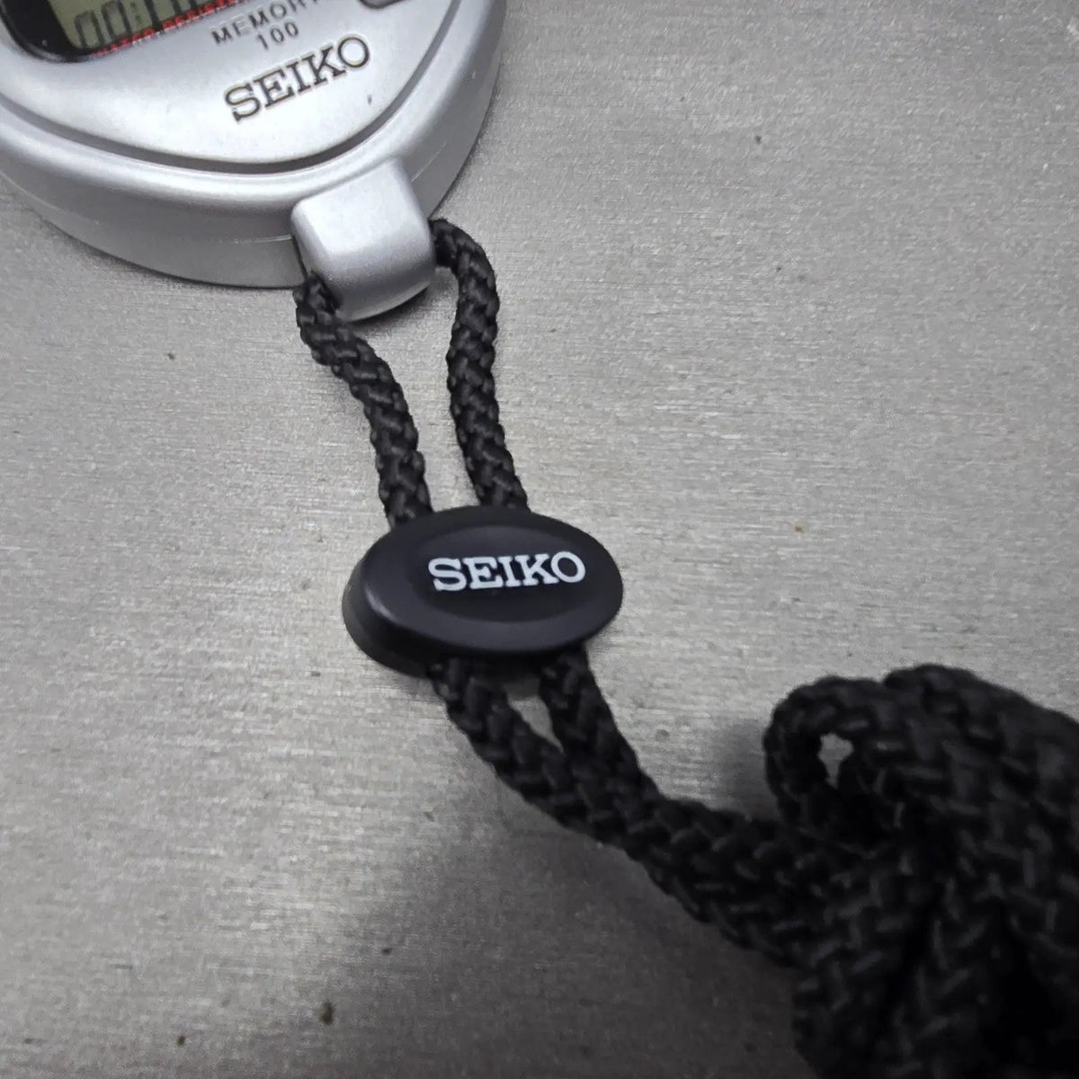 Seiko Stopwatch S057-4000 Digital Silver Timer 100 Lap Round New Battery7