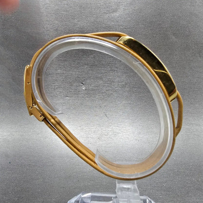 Gucci 6100L Tank Watch Women 14mm Champagne Dial Gold Tone New Battery8