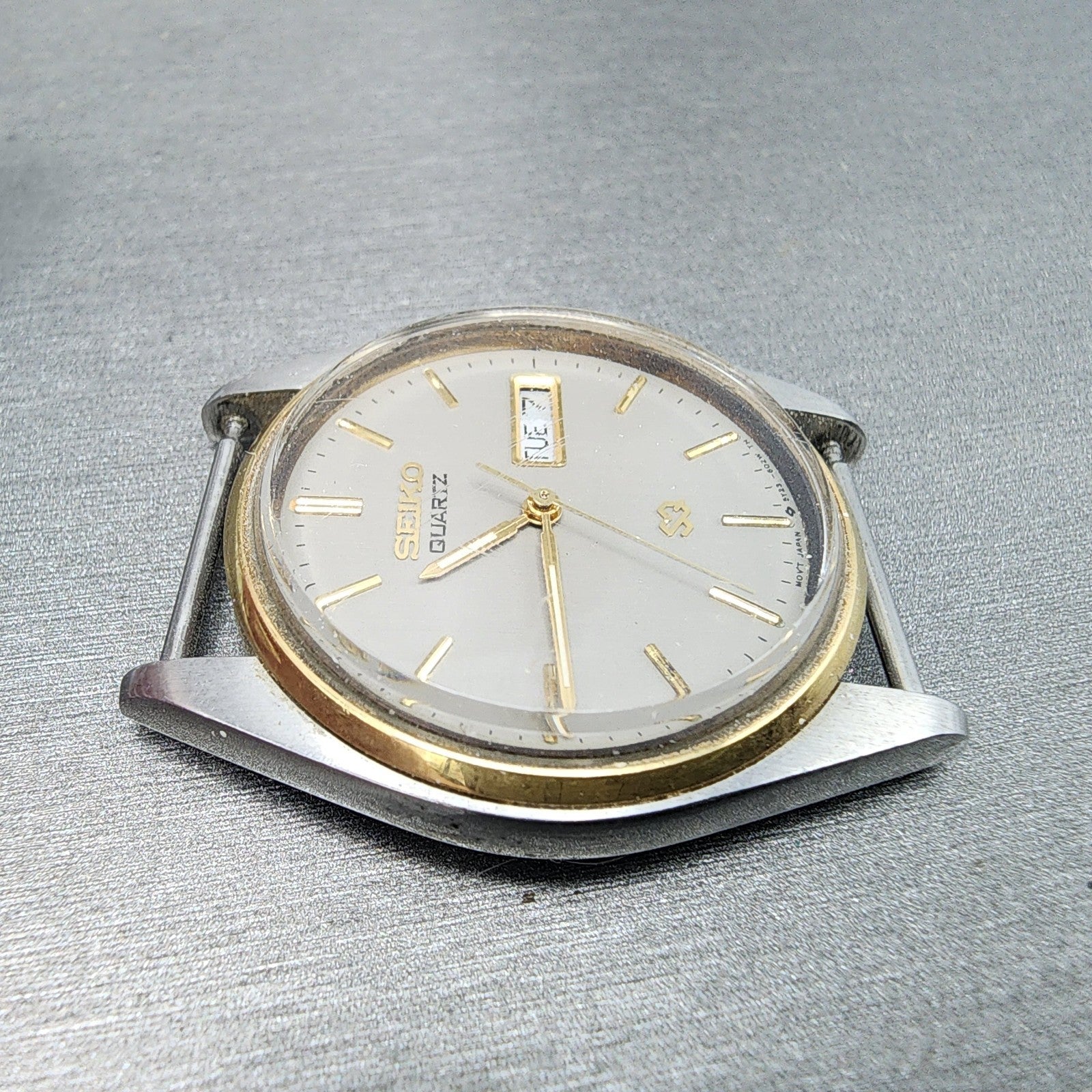 Seiko SQ Watch Men 33mm Gray Dial Two Tone Round Daydate 5y236020 PARTS4