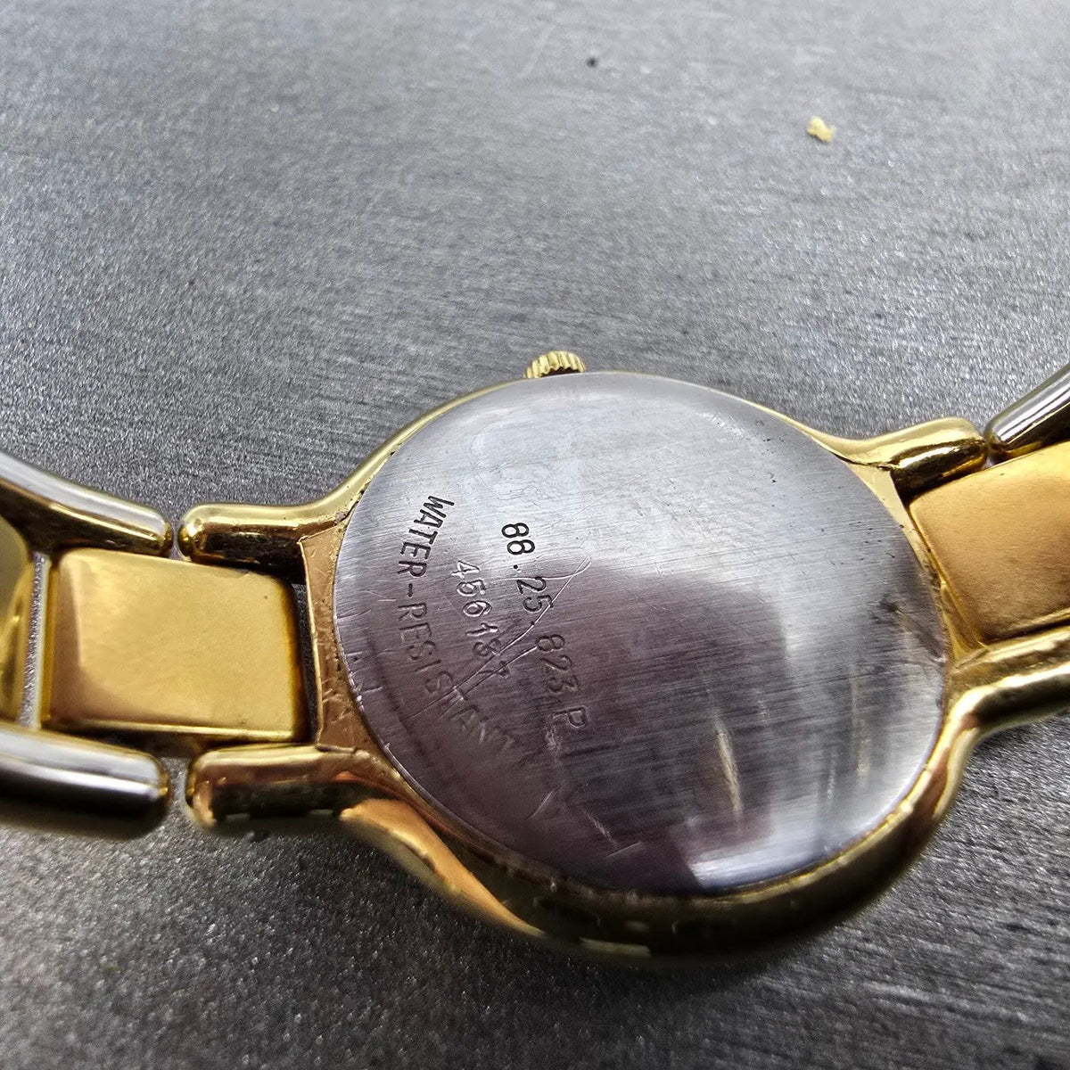 Movado Museum Watch Women 25mm Black Dial Gold Tone Round 88.25.823 New Battery9