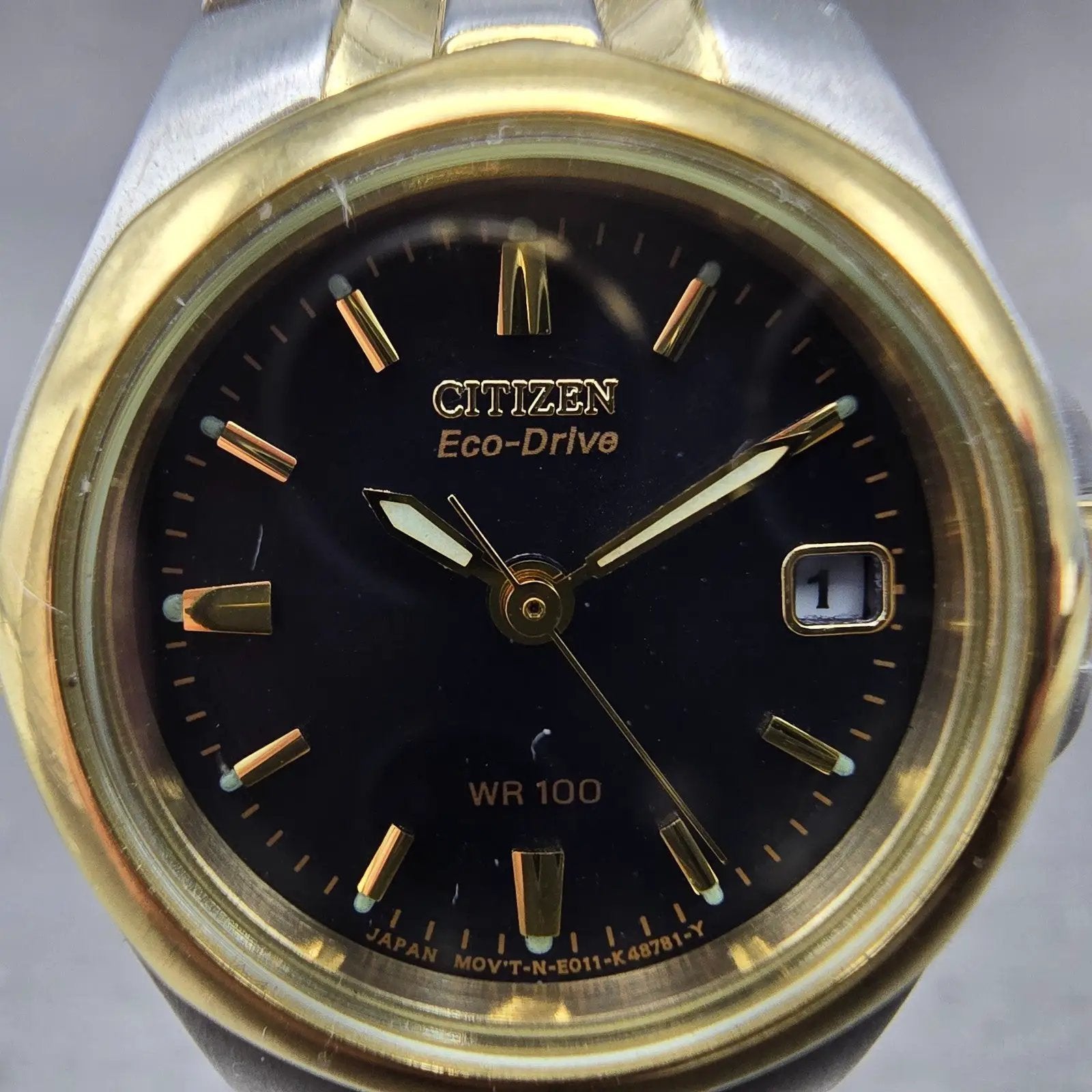 Citizen Eco-Drive Watch Women 24mm Black Dial Two Tone Date E011-K15711 Runs KO1
