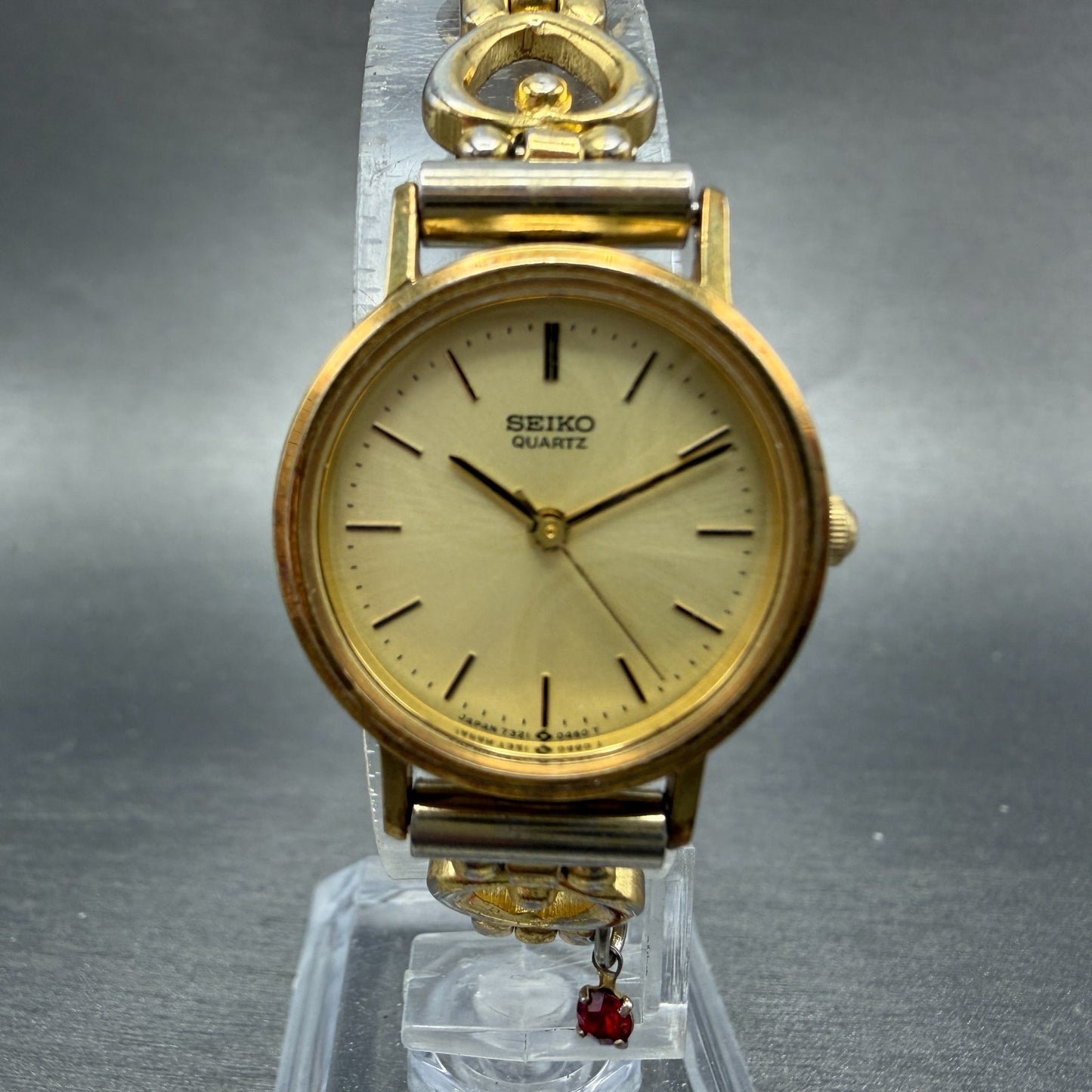 Seiko Watch Women 23mm Champagne Dial Gold Tone Round 7321-0100 New Batt Heart0