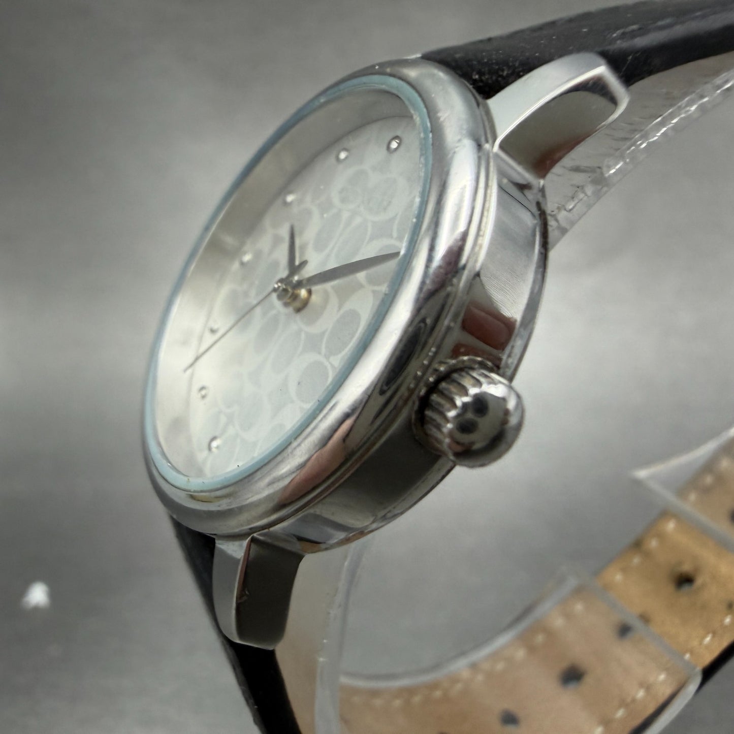 Coach Grand Watch Women 23mm Silver Dial Silver Tone Round Leather New Battery2