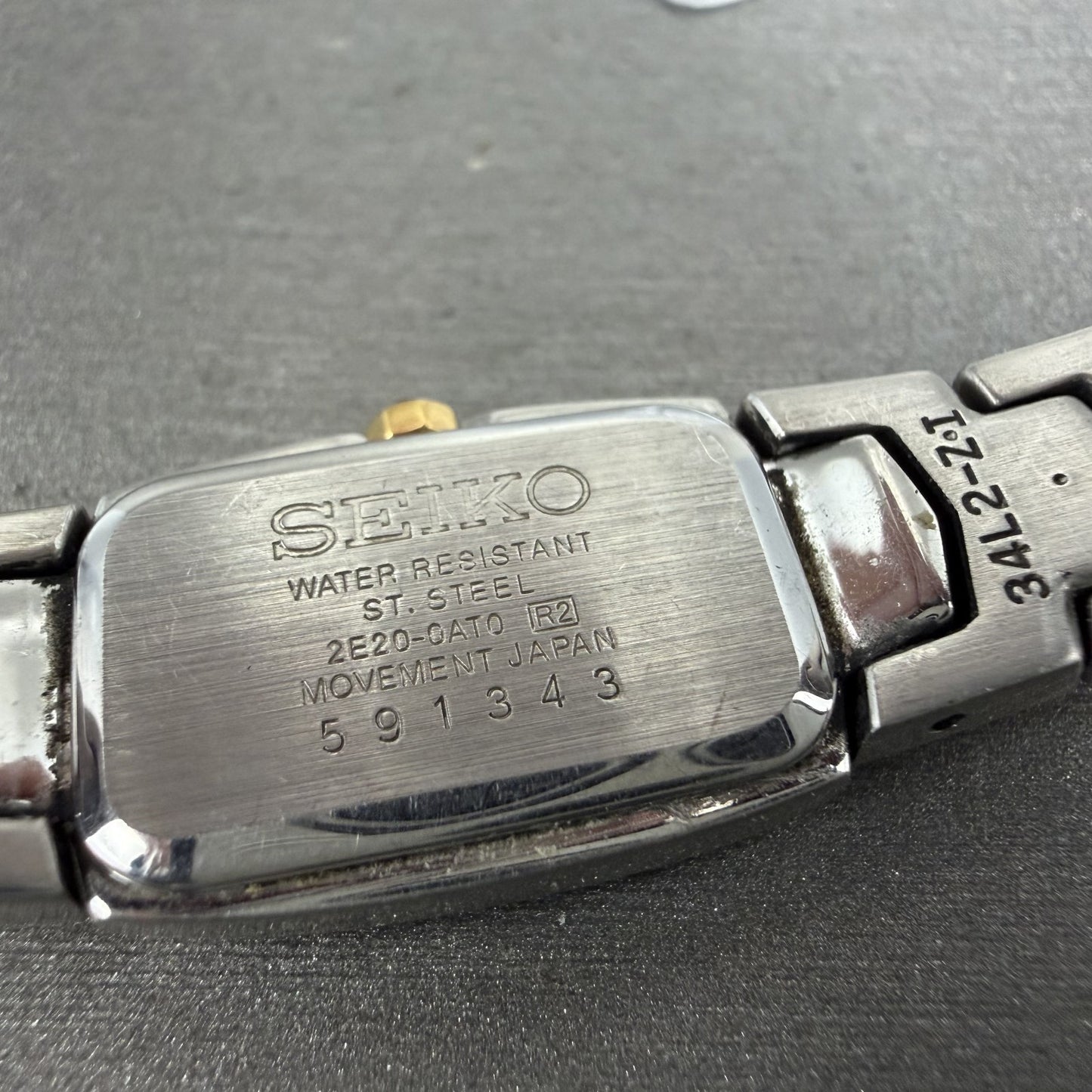 Seiko Watch Women 14mm Silver Dial Two Tone Rectangle 2e200at0 New Battery9