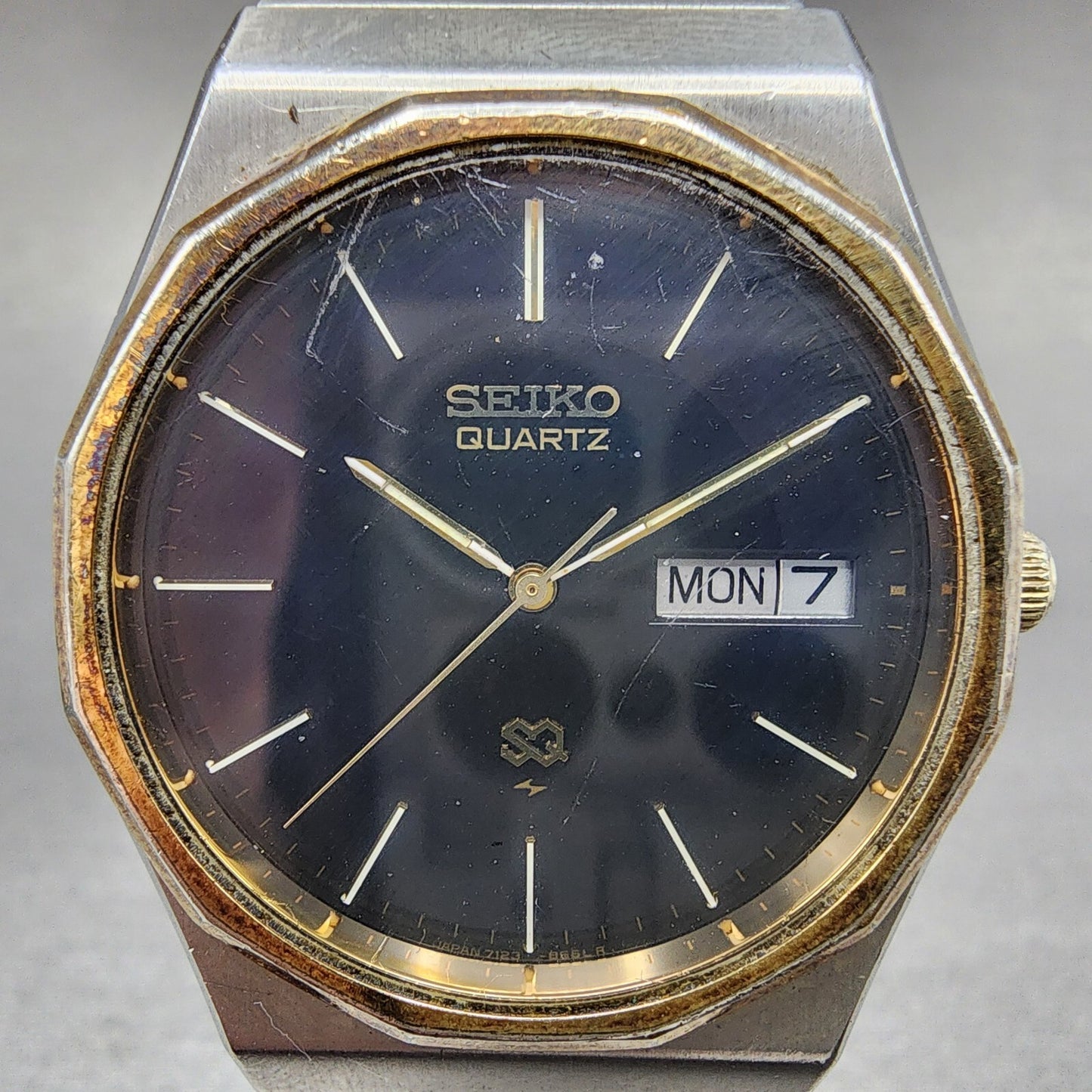 Seiko SQ Watch Men 35mm Blue dial Two Tone Daydate 7123-8470 New Battery