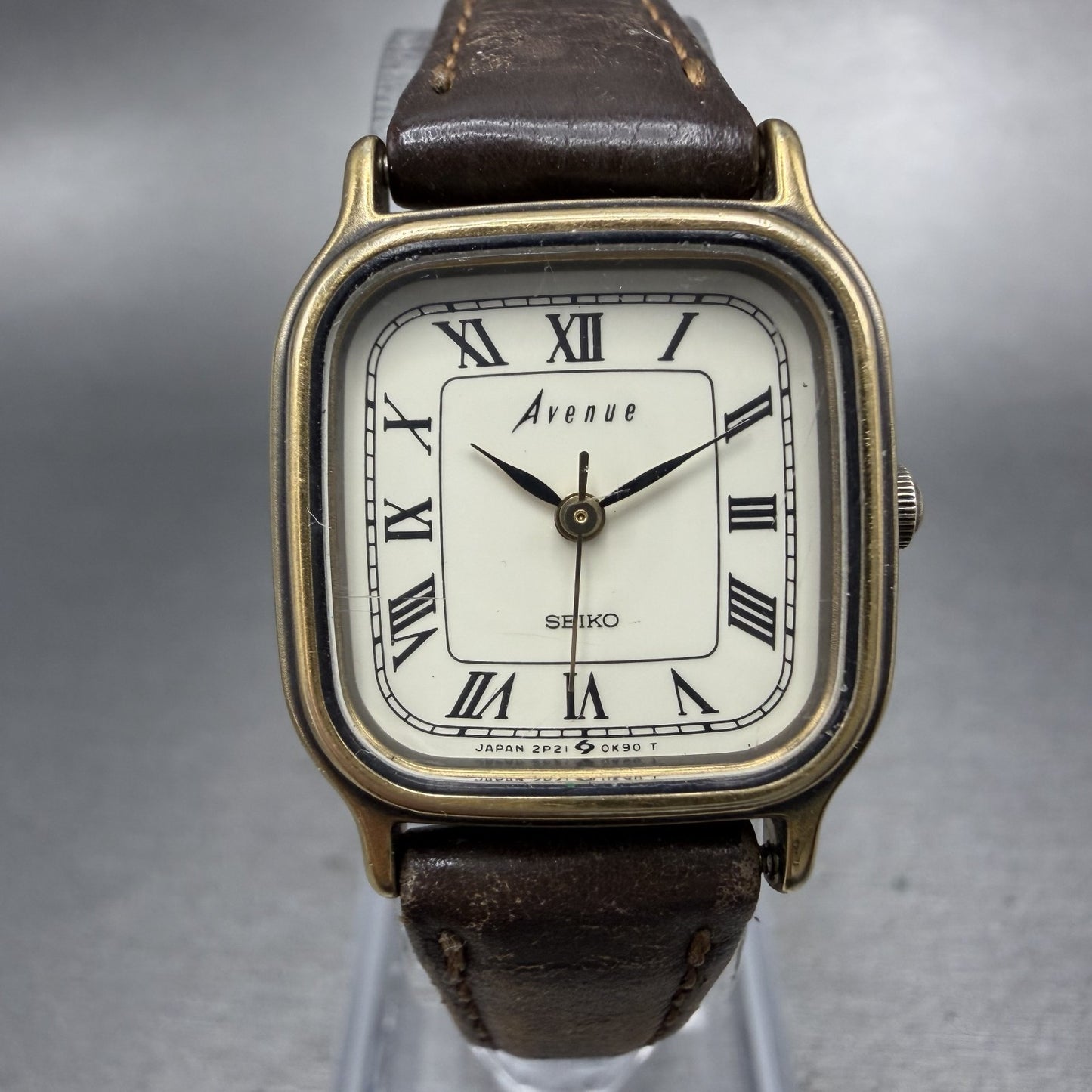Seiko Avenue Watch Women 21mm White Dial Gold Tone Square 2P21-5D80 New Battery0