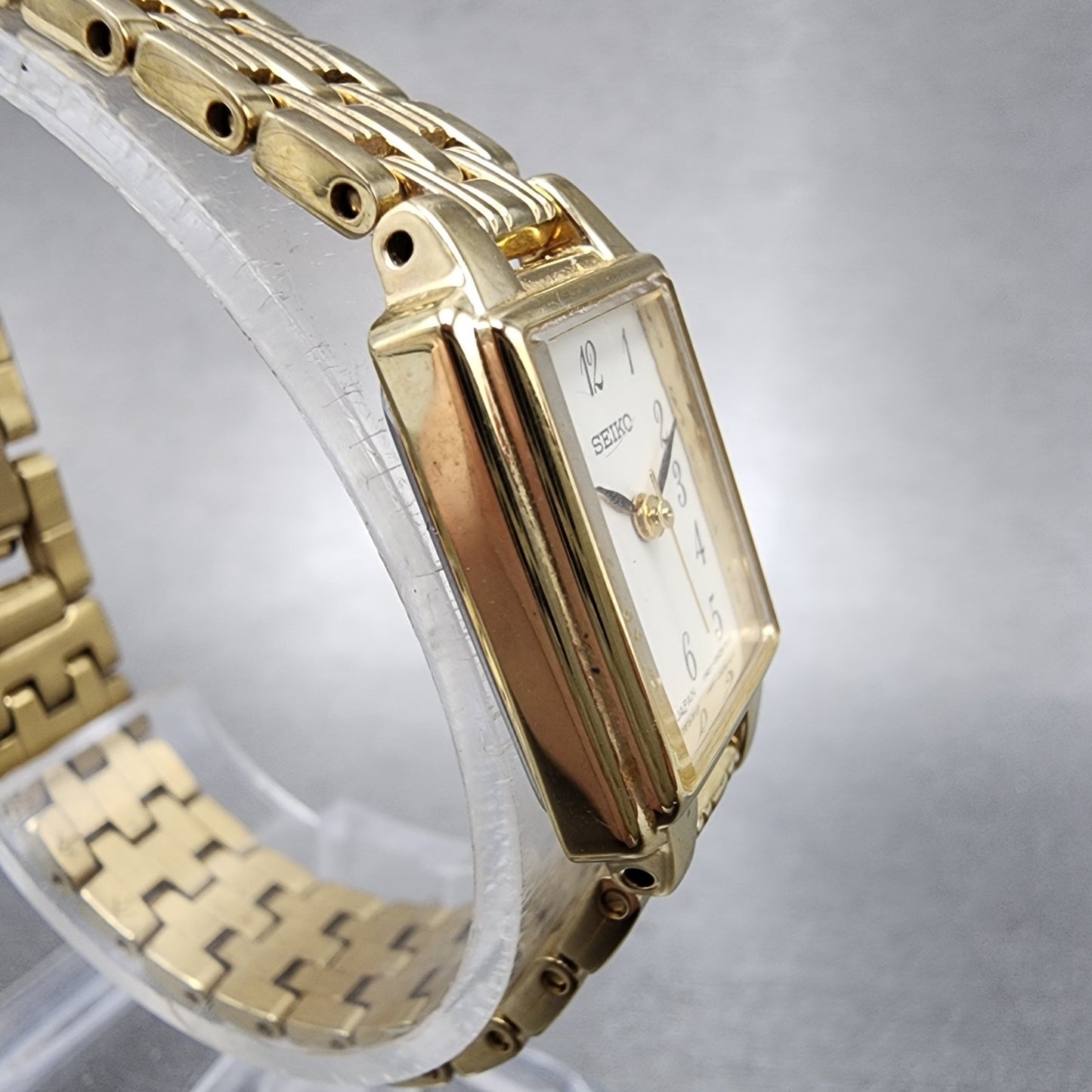 Seiko Tank Watch Women 16mm White Dial Gold Tone 1n010fh0 New Battery3