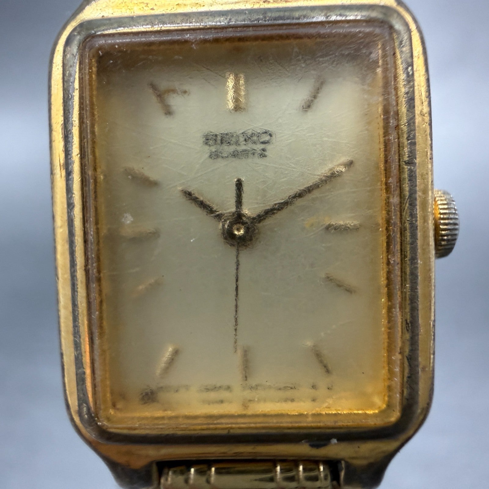 Seiko Tank Watch Women 18mm Champagne Dial Gold Tone Rectangle V401-5129 NewBatt1