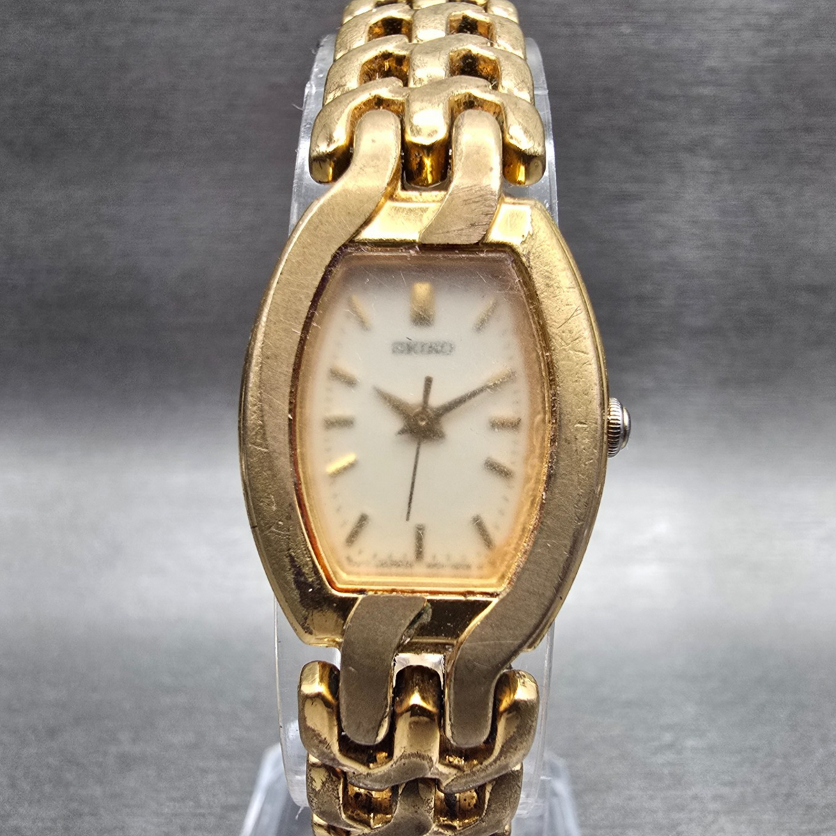 Seiko Watch Women 18mm Ivory Dial Gold Tone Oval 1N01-5C09 New Battery Vintage0