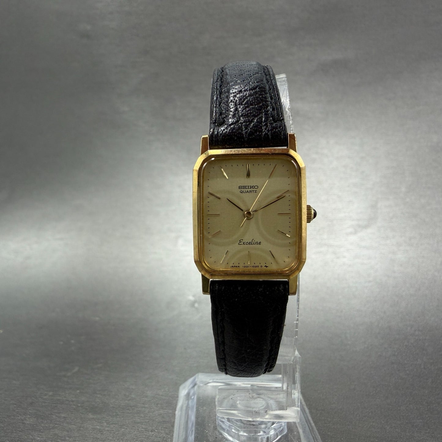 Seiko Exceline Tank Watch Women 19mm Champagne Dial Gold Tone 1221-5720 New Bat95