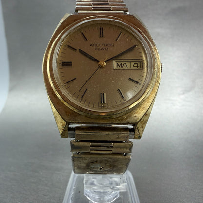 Bulova Accutron Watch Men 36mm Gold Dial Gold Tone Daydate Round 7256 PARTS6