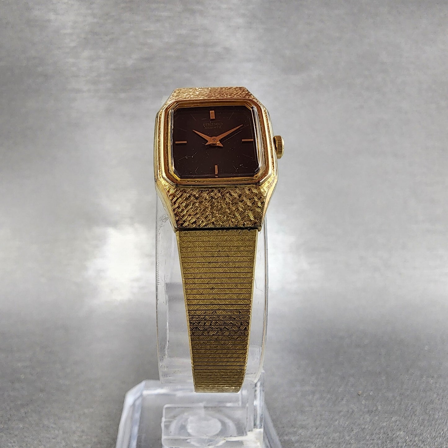 VTG Seiko Watch Women 16mm Black Dial Gold Tone Rectangle 2C205770 New Battery6