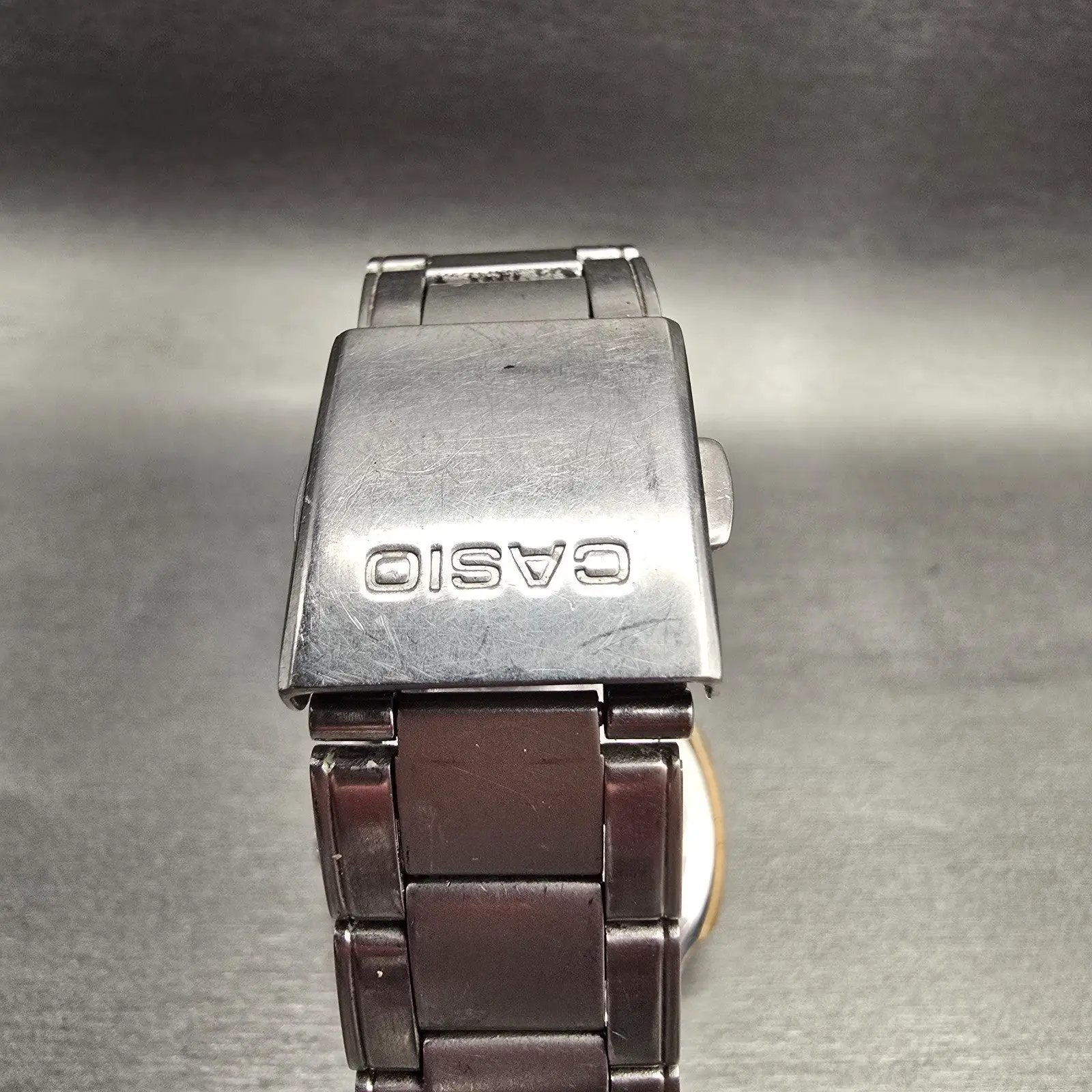 Casio MTP-3036 Watch Men 41mm Black Dial Silver Tone Date Round VTG New Battery7