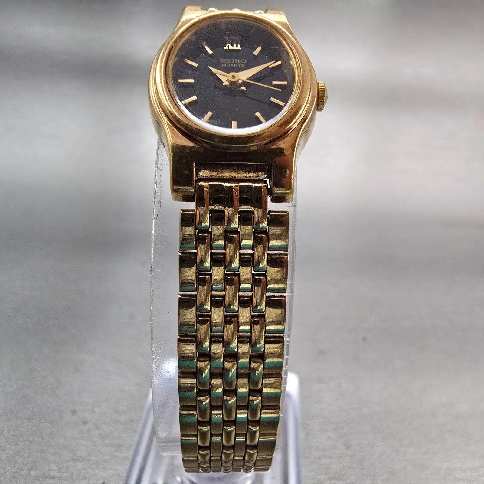 Seiko Watch Women 18mm Black Dial Gold Tone Oval V401-5109 New Battery Vintage5