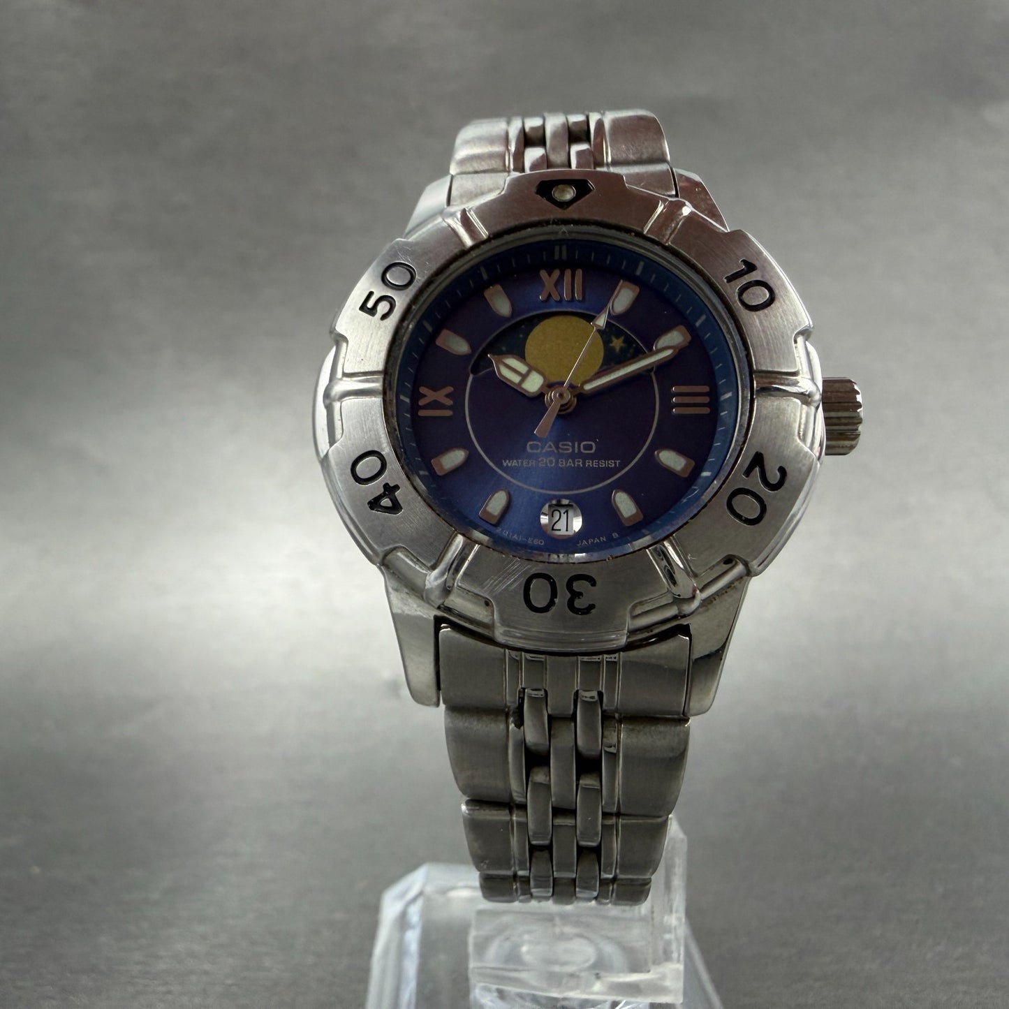 Casio Moonphase Dive Watch Women 31mm Blue Dial Steel Date Round LD-738 NewBat5