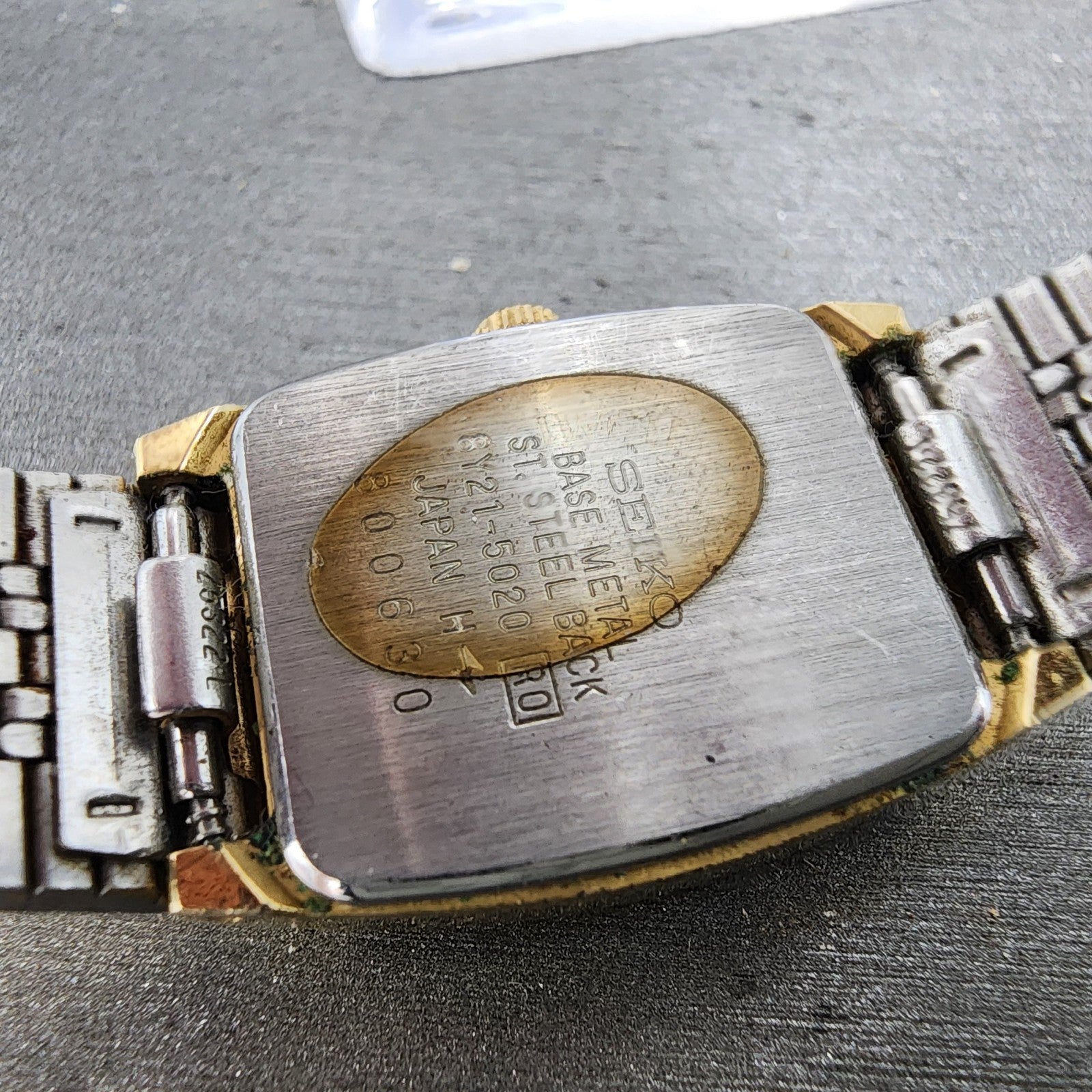 Seiko Watch Women 19mm Champagne Dial Gold Tone Rectangle 8Y215020 New Batt B129