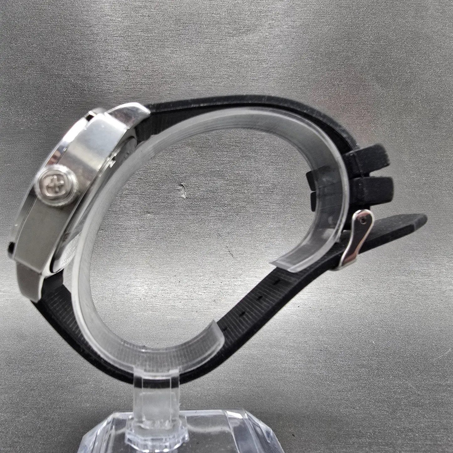 Wenger Swiss Military Watch Men 44mm Black Dial Silver Tone Date 79375 New Batt6